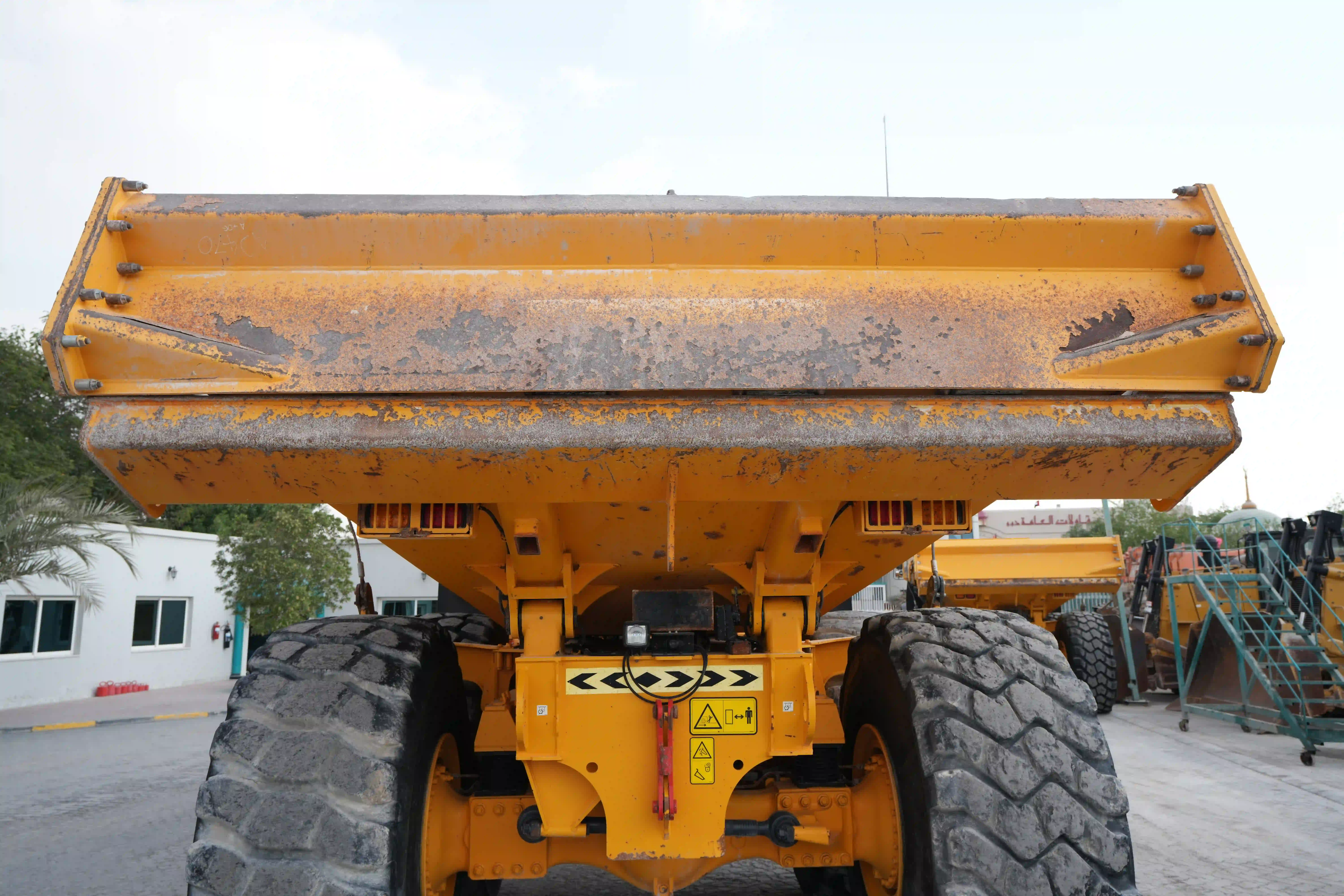 ADT-003-Volvo-A40G-articulated-dump-truck-inspection-structure-drump-body-7