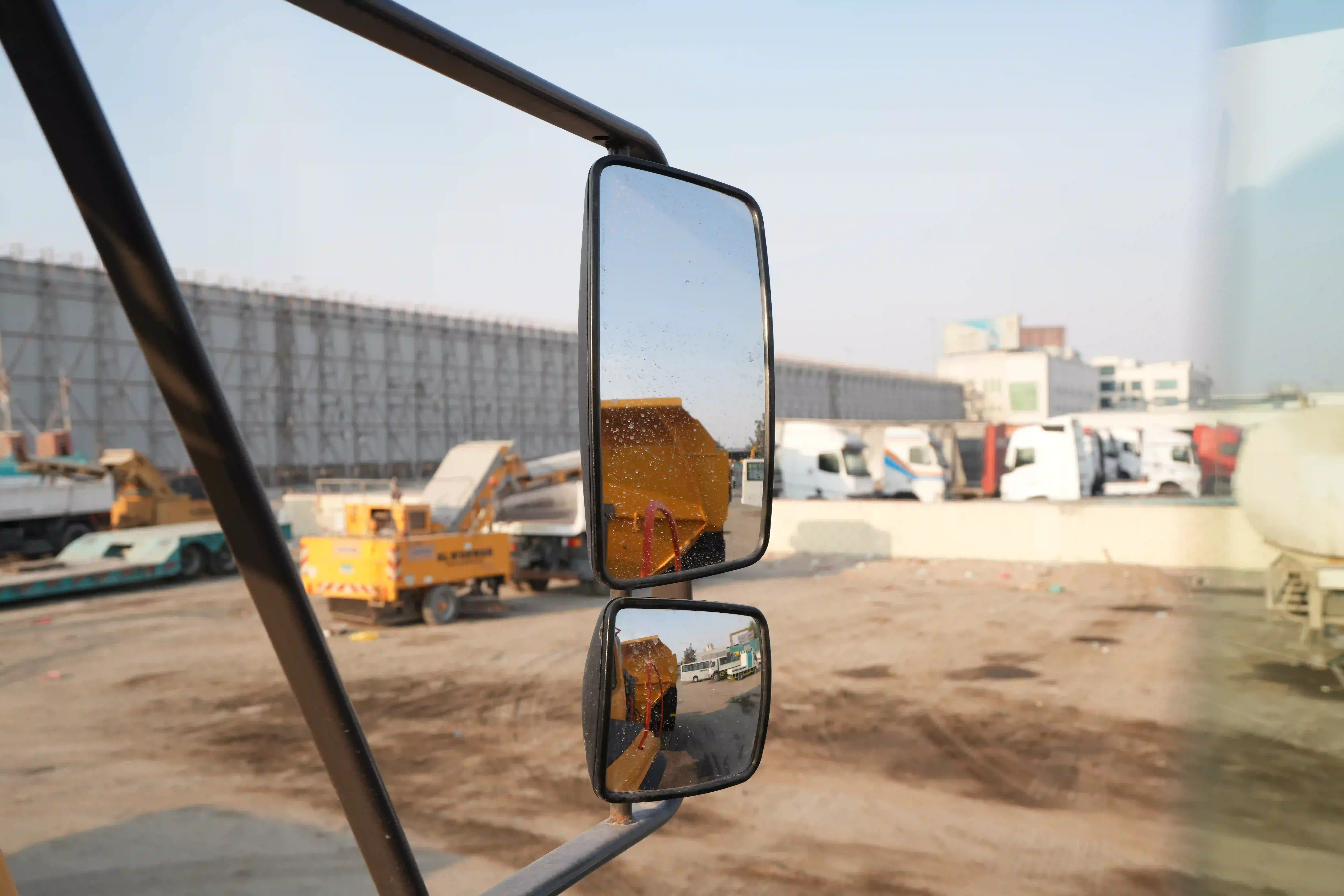 ADT-003-Volvo-A40G-articulated-dump-truck-inspection-cabin-mirrors-2