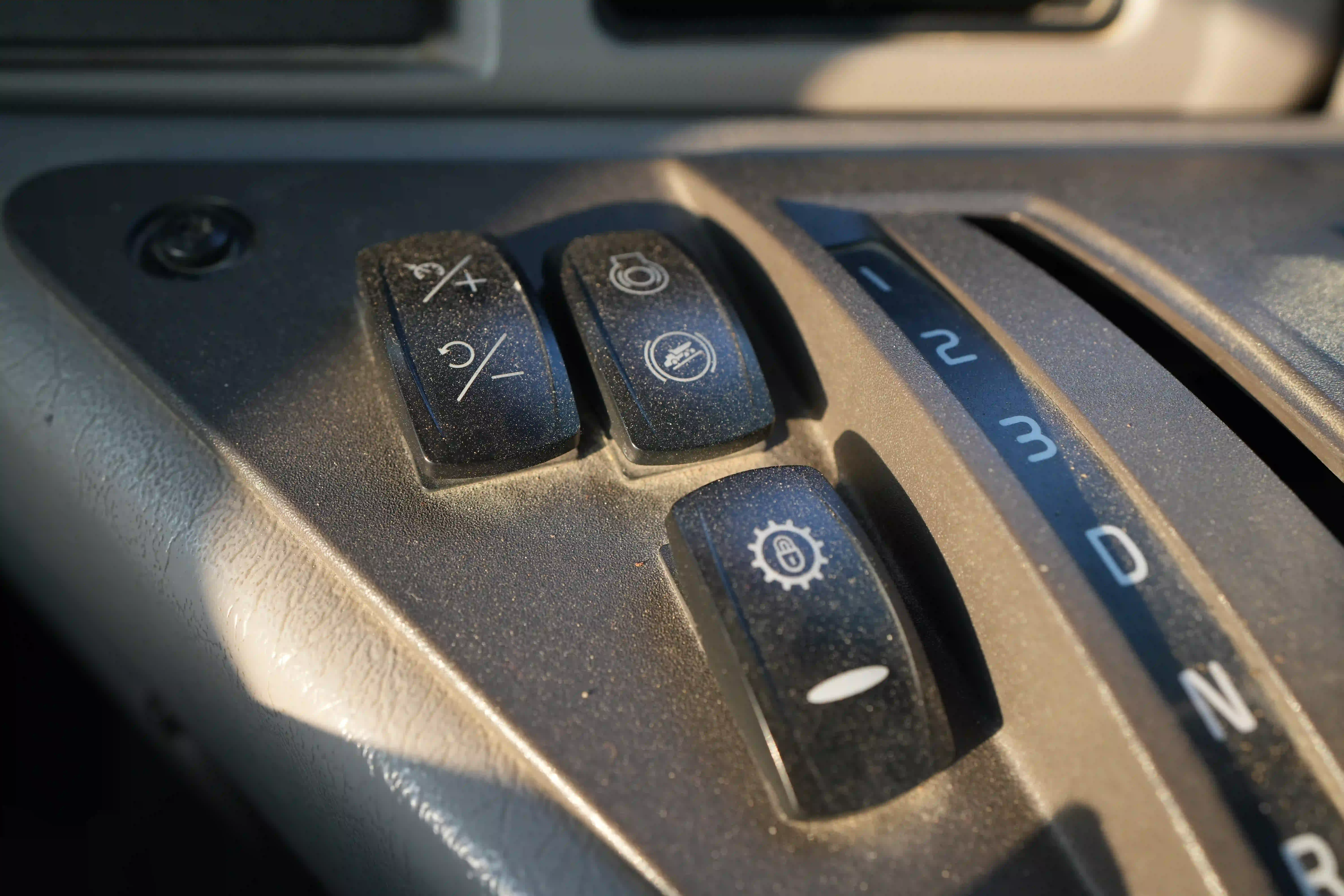 ADT-003-Volvo-A40G-articulated-dump-truck-inspection-cabin-electronic-instrument-board-4