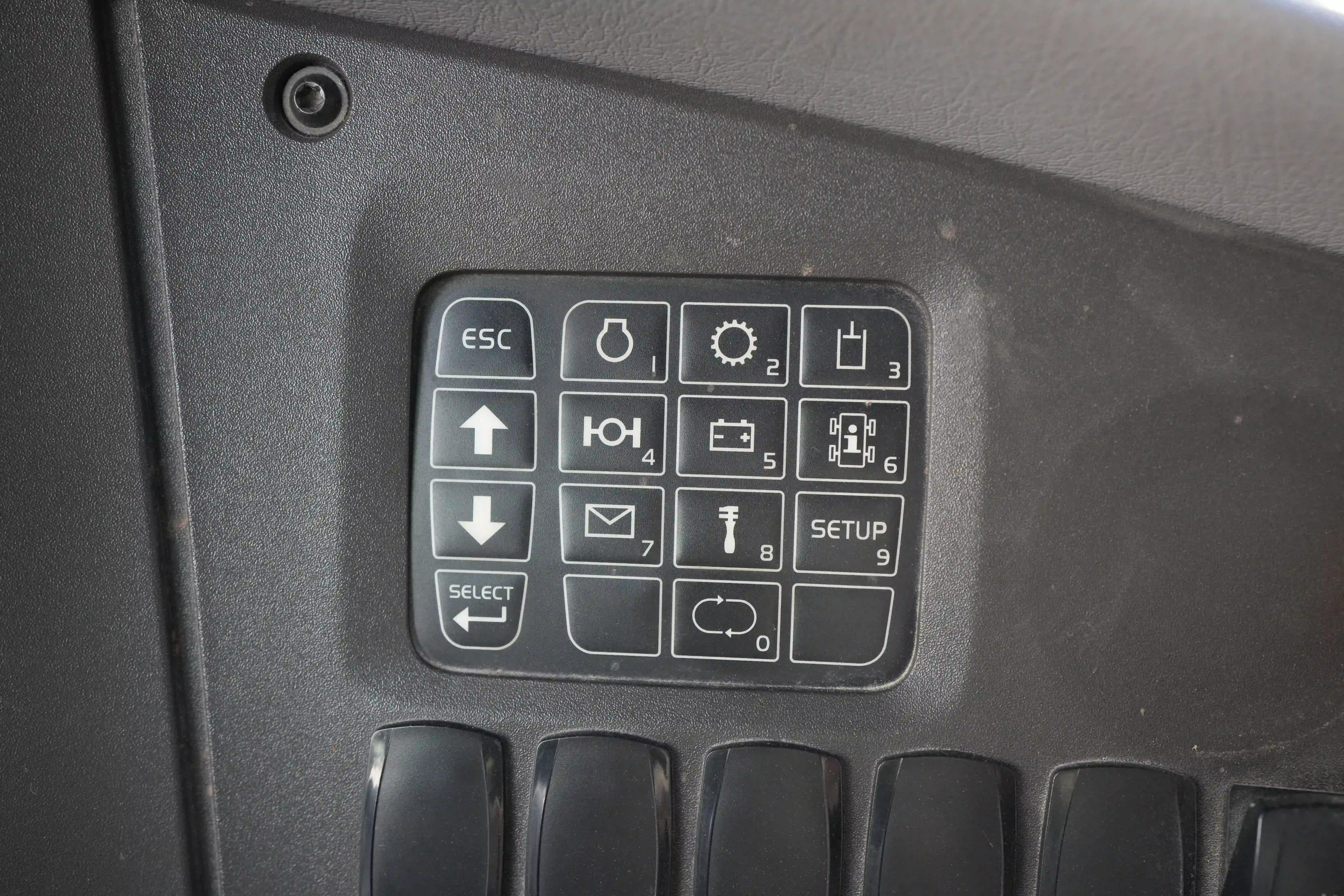 ADT-003-Volvo-A40G-articulated-dump-truck-inspection-cabin-instrument-cluster-2