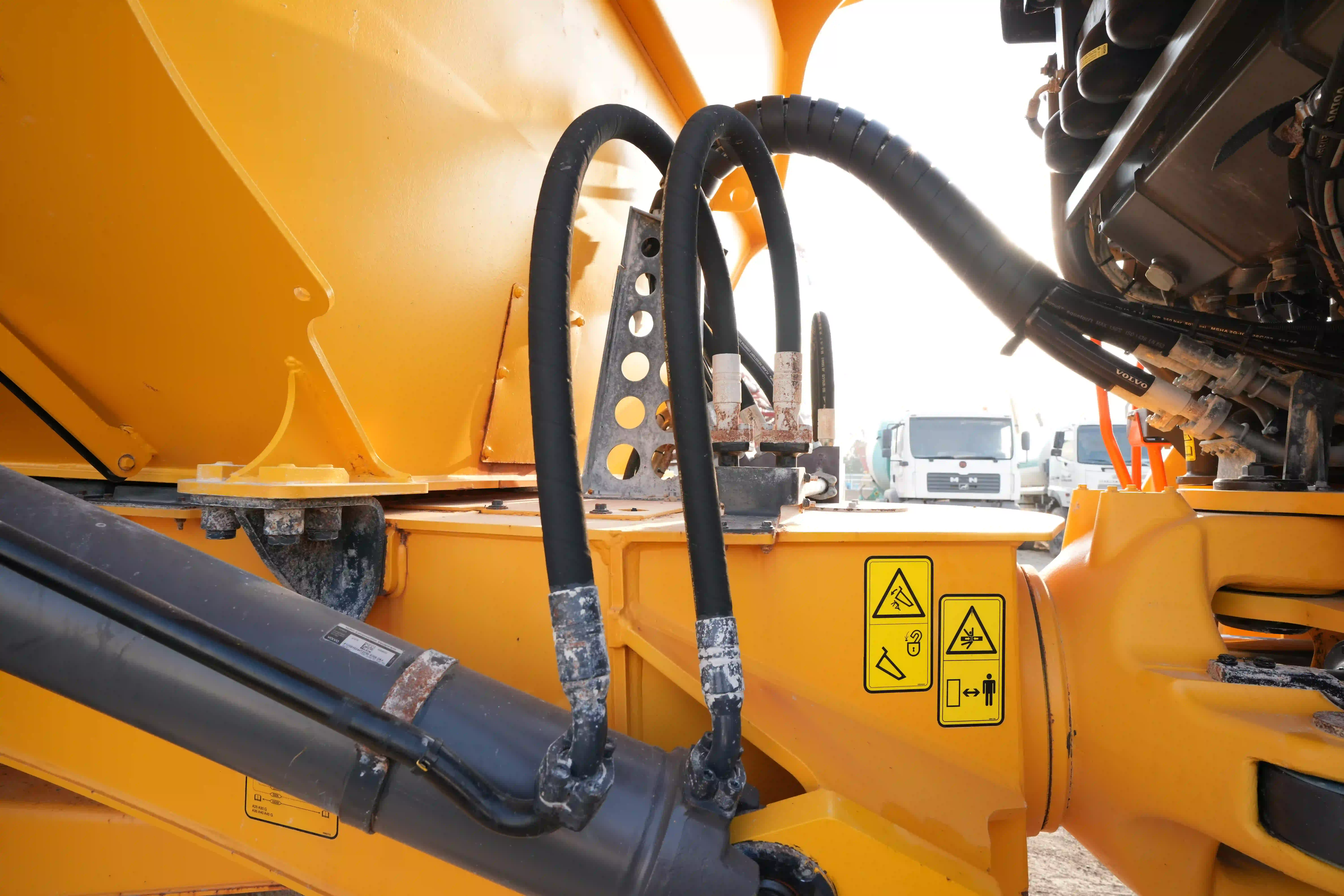 ADT-003-Volvo-A40G-articulated-dump-truck-inspection-hydraulics-hydraulic-hoses-and-lines-1