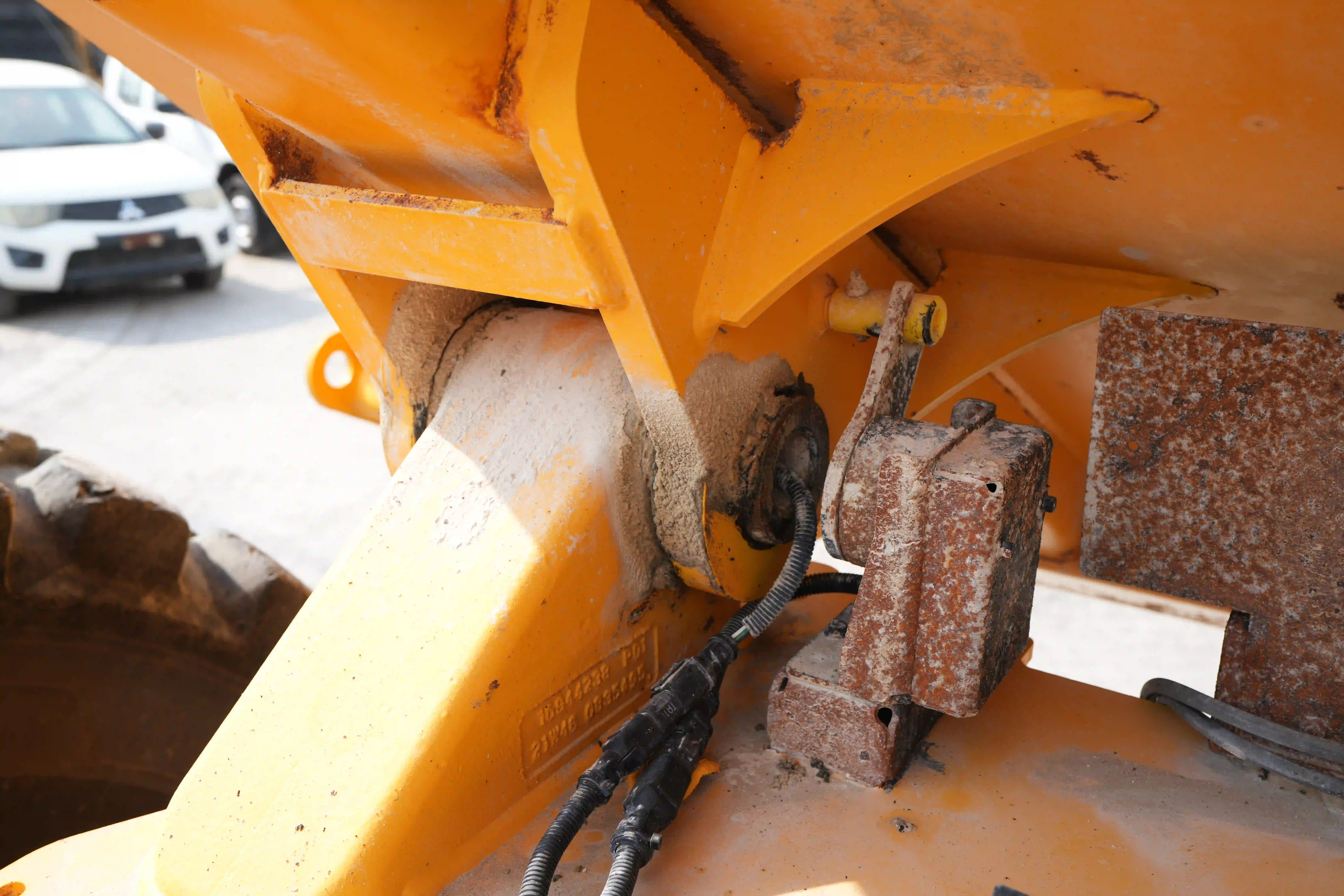 ADT-003-Volvo-A40G-articulated-dump-truck-inspection-chassis-frame-condition-2