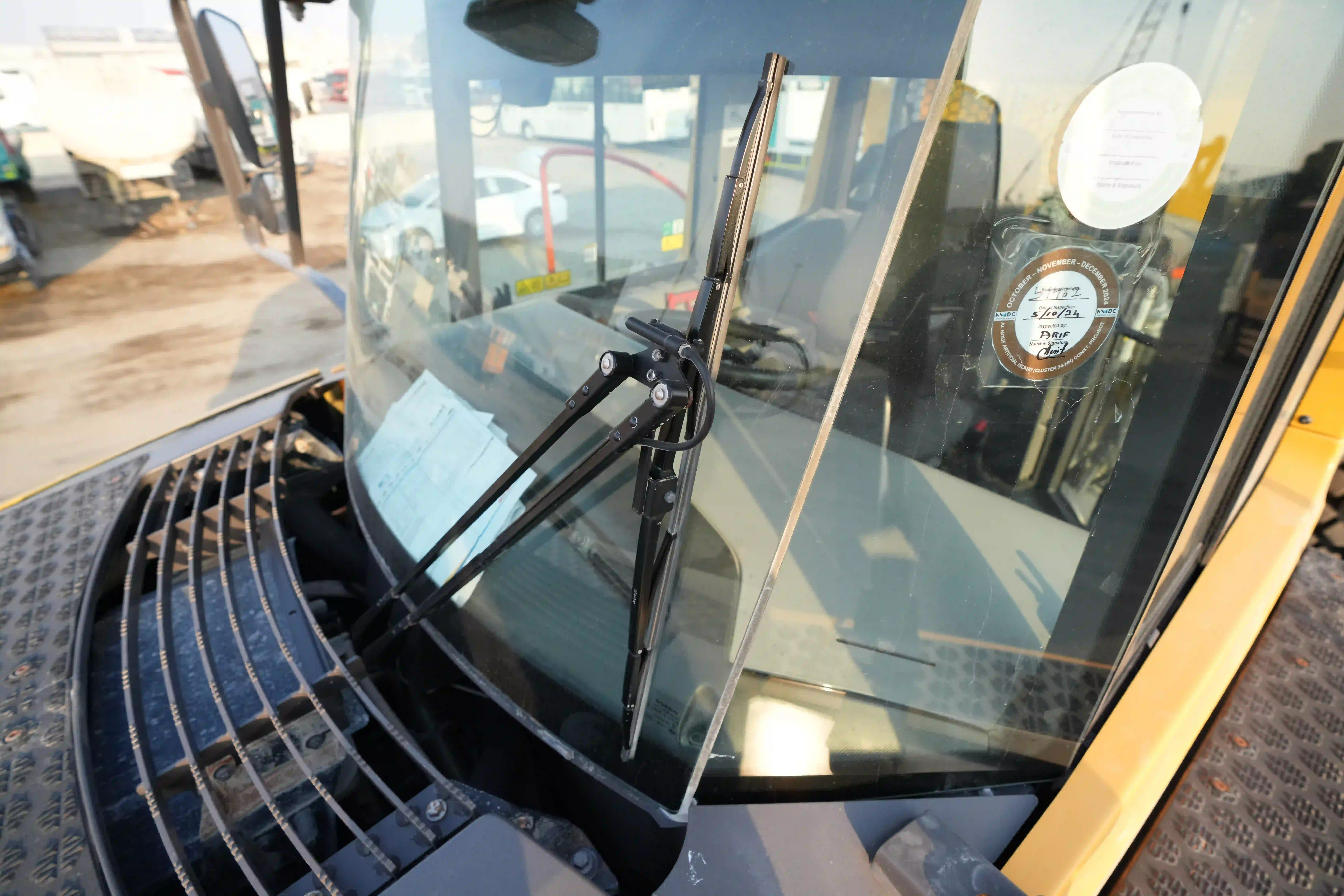 ADT-003-Volvo-A40G-articulated-dump-truck-inspection-electronic-wipers