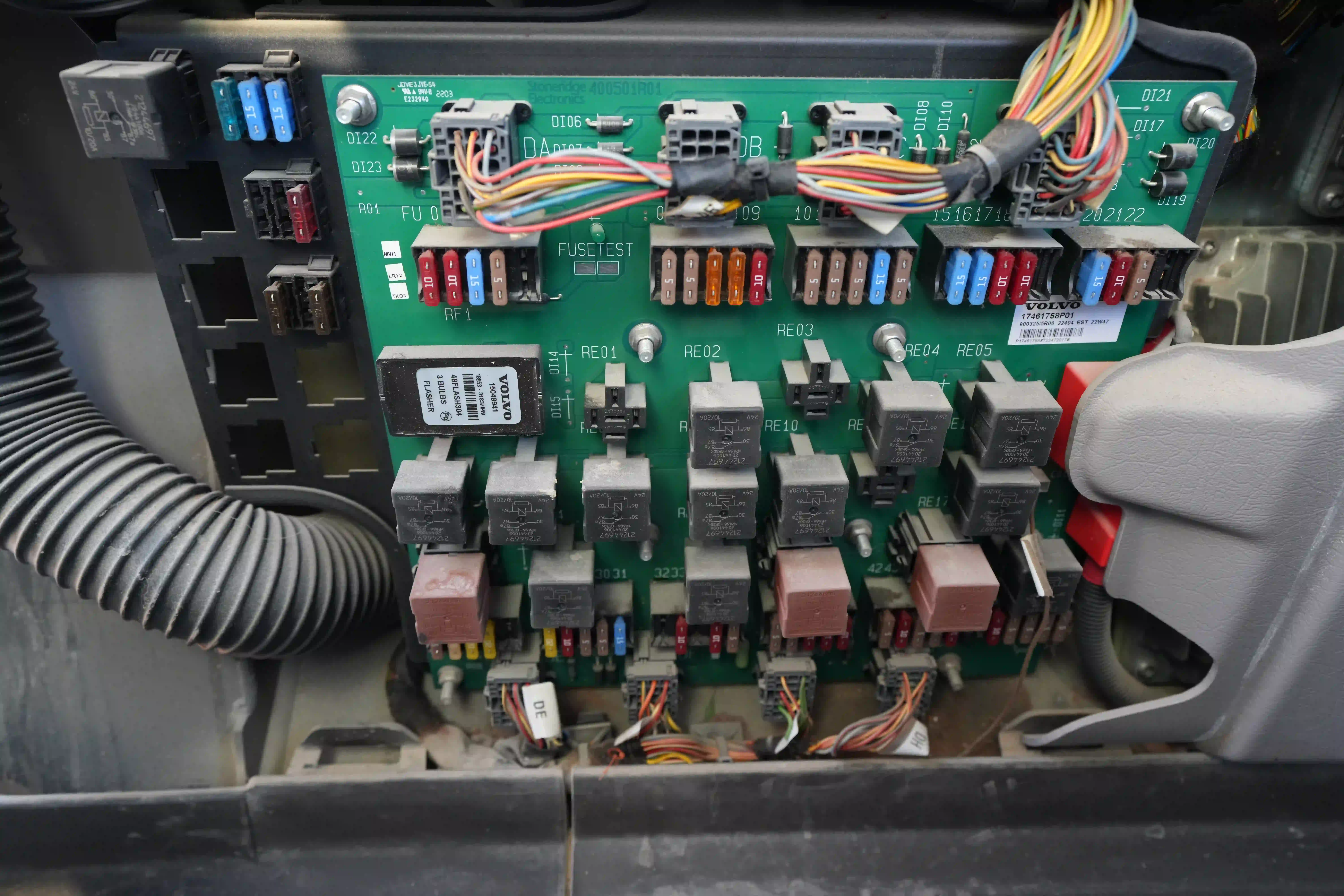 ADT-003-Volvo-A40G-articulated-dump-truck-inspection-electronic-fuse-box-1