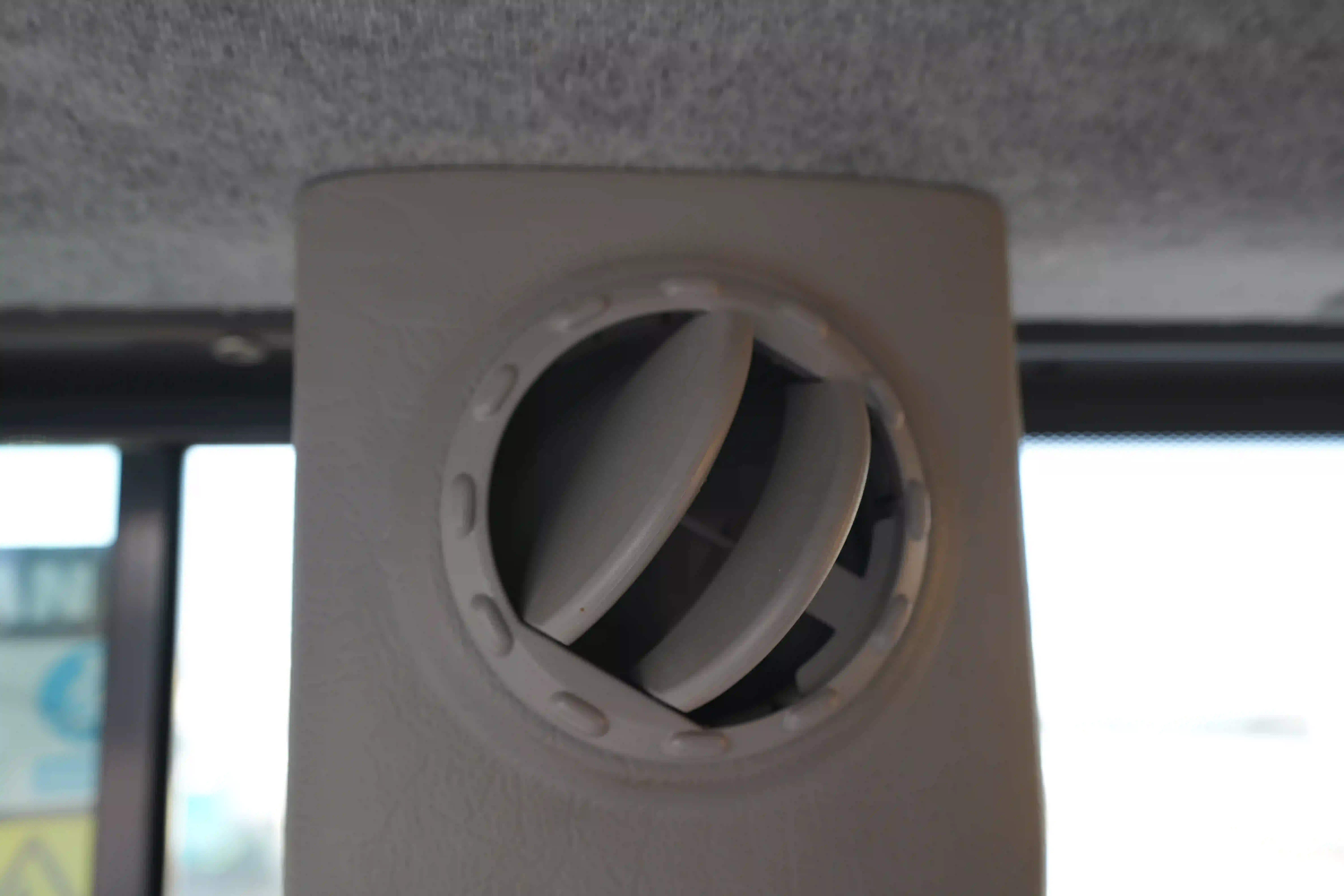 ADT-003-Volvo-A40G-articulated-dump-truck-inspection-air-conditioning-vents-and-air-flow-2