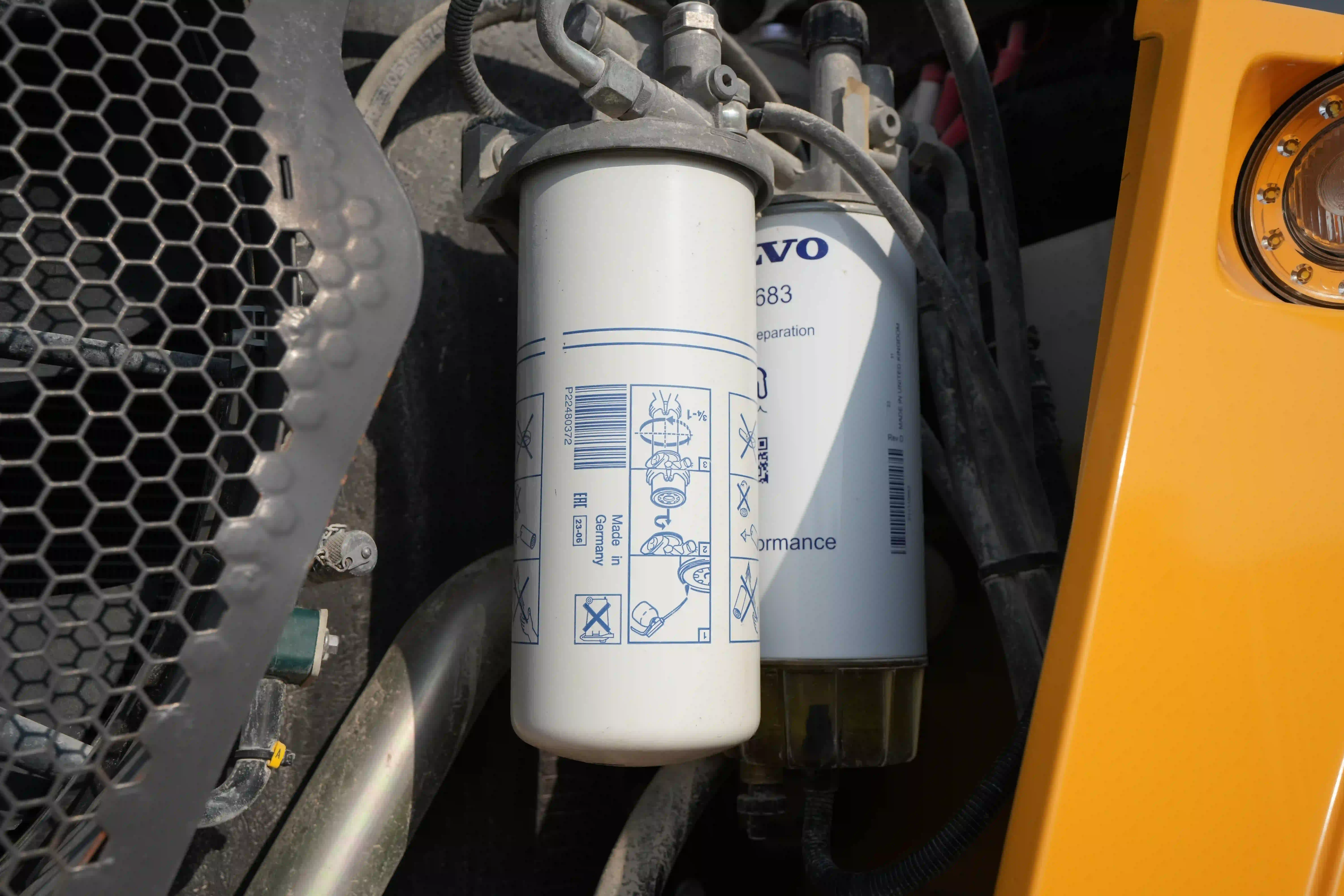ADT-003-Volvo-A40G-articulated-dump-truck-inspection-engine-fuel-leaks