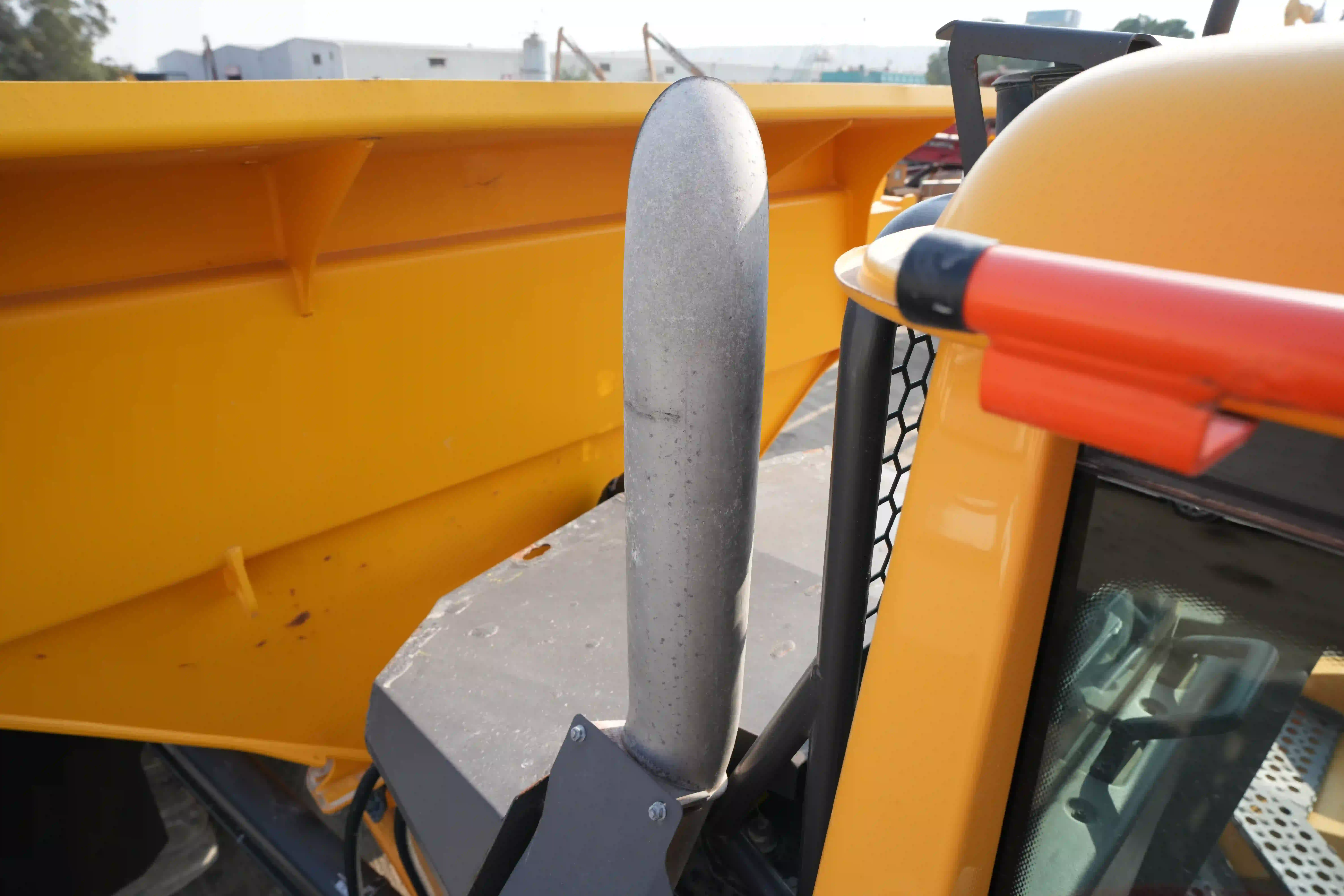 ADT-003-Volvo-A40G-articulated-dump-truck-inspection-engine-exhaust-system-2