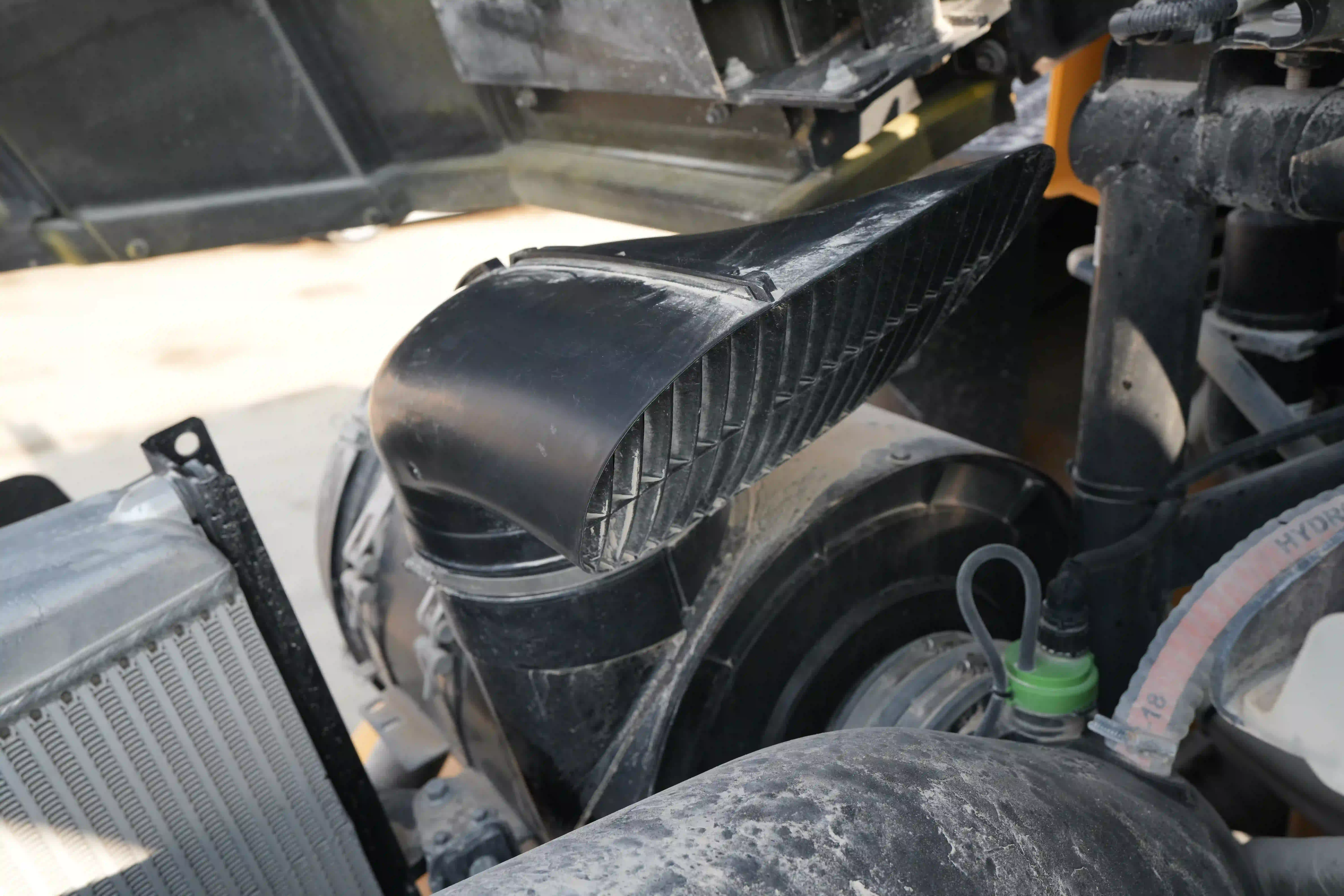 ADT-003-Volvo-A40G-articulated-dump-truck-inspection-engine-air-intake-system-3