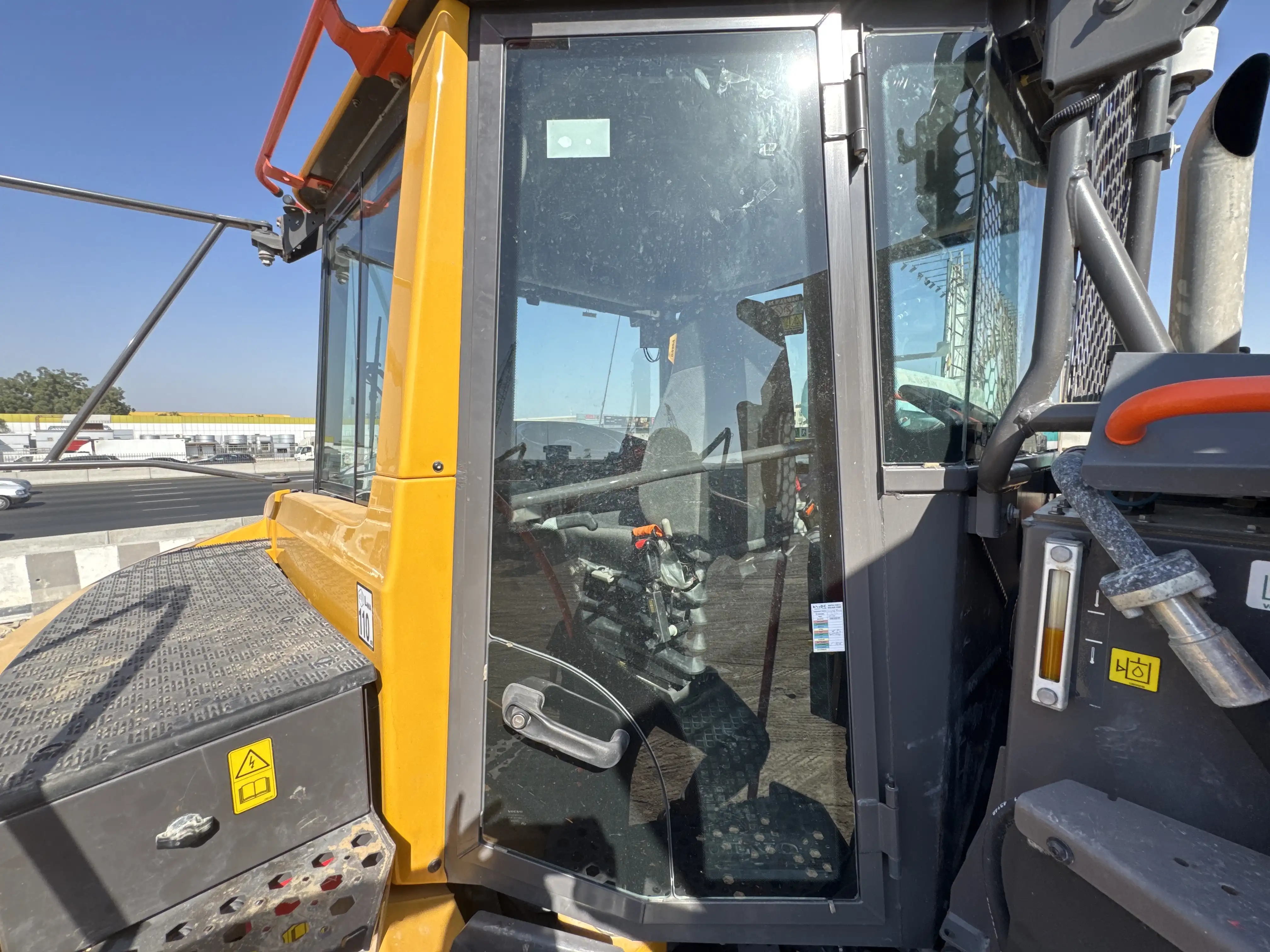 ADT-002-Volvo-A40G-articulated-dump-truck-inspection-structure-doors-1