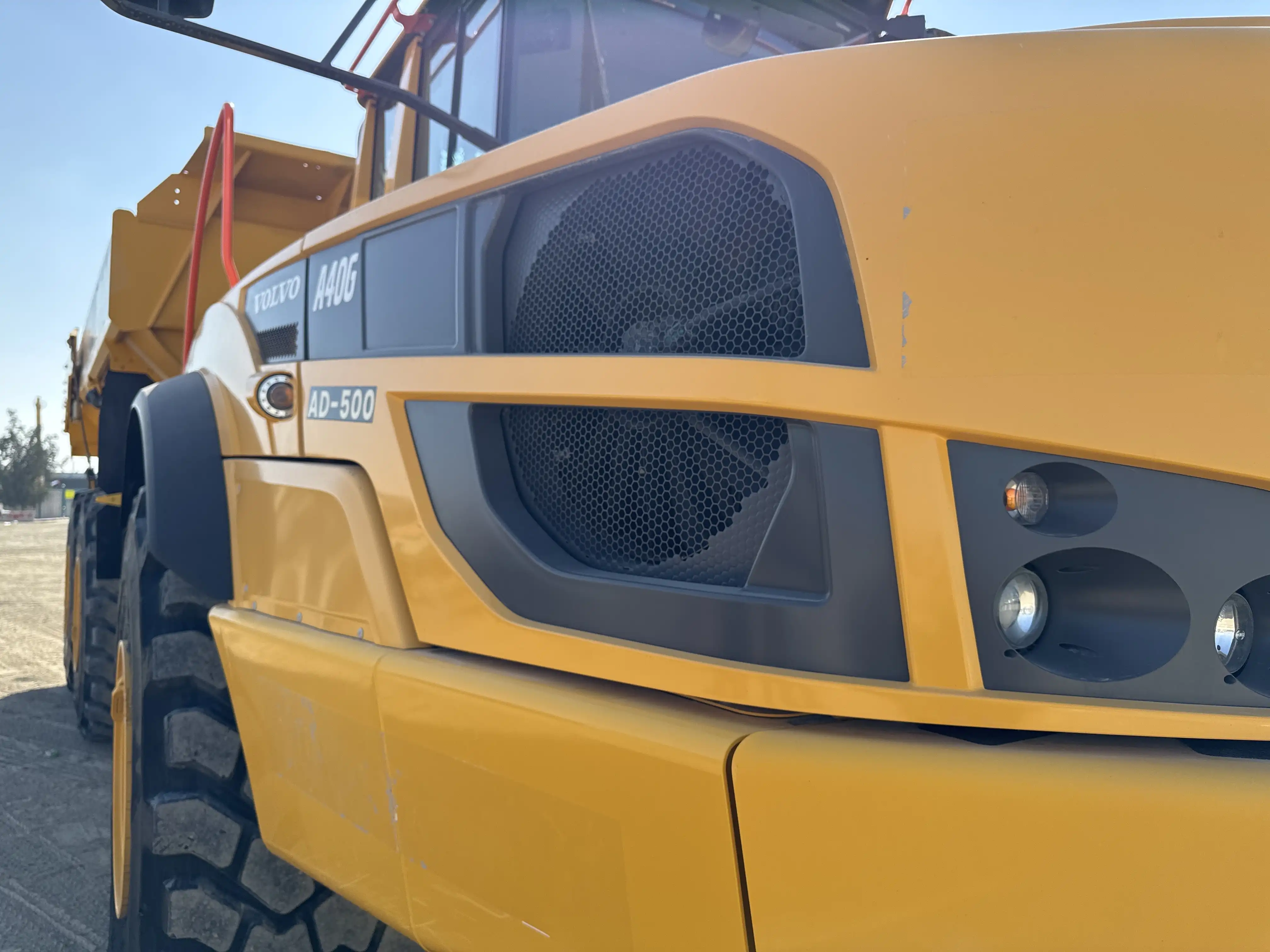 ADT-002-Volvo-A40G-articulated-dump-truck-inspection-structure-sheet-metal-fiberglass-4