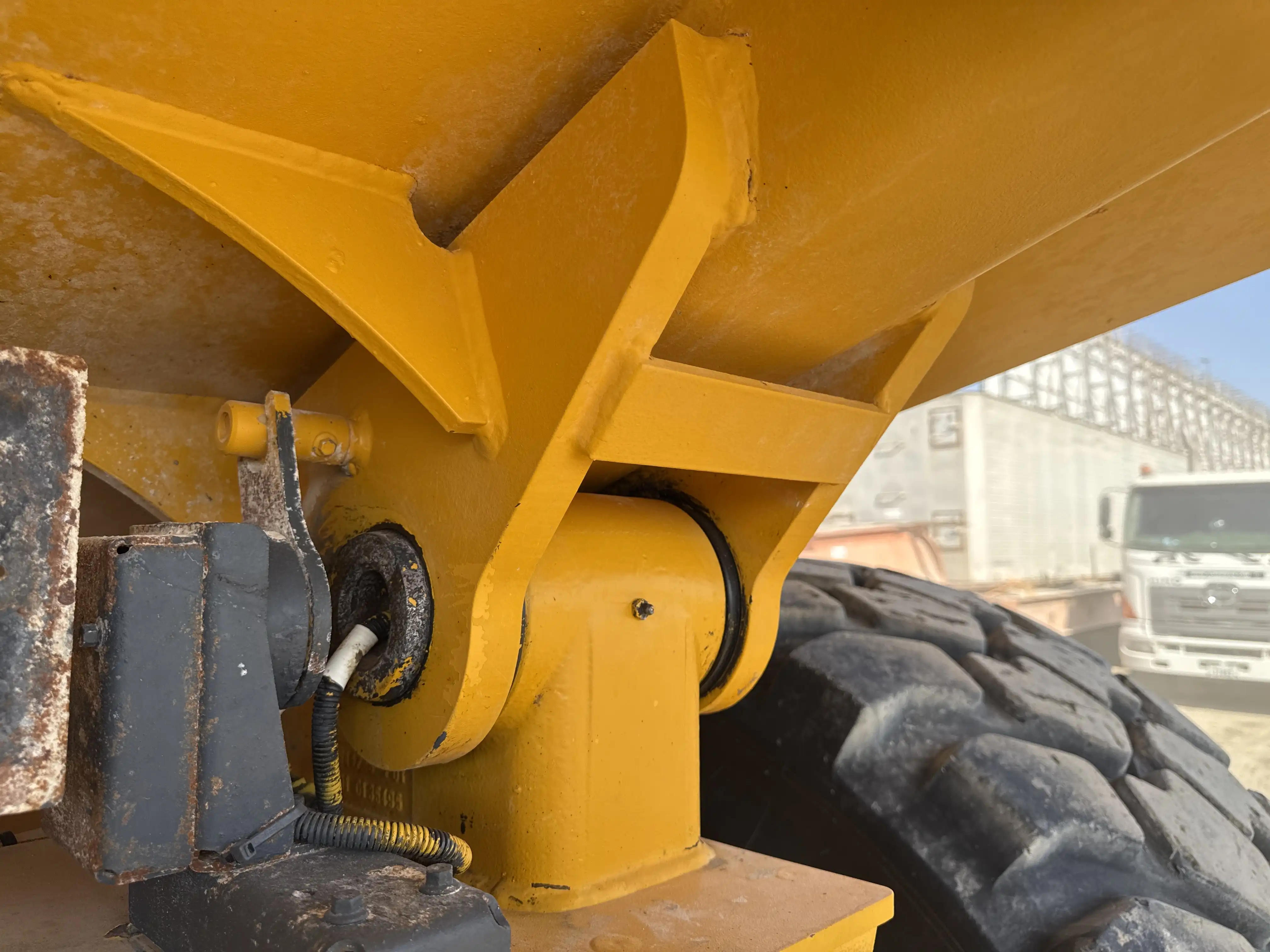 ADT-002-Volvo-A40G-articulated-dump-truck-inspection-structure-dump-body-1