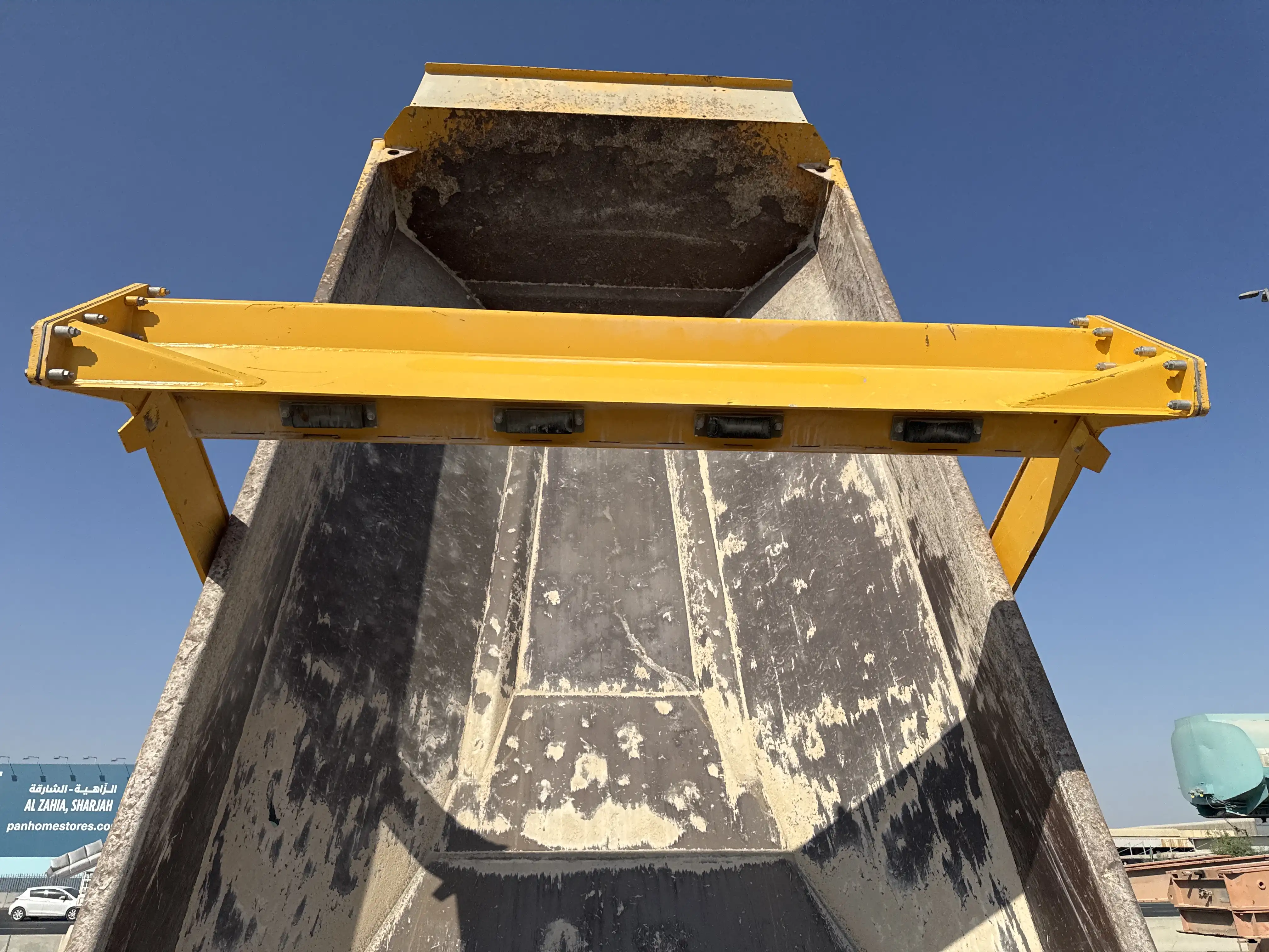 ADT-002-Volvo-A40G-articulated-dump-truck-inspection-structure-tailgate-1