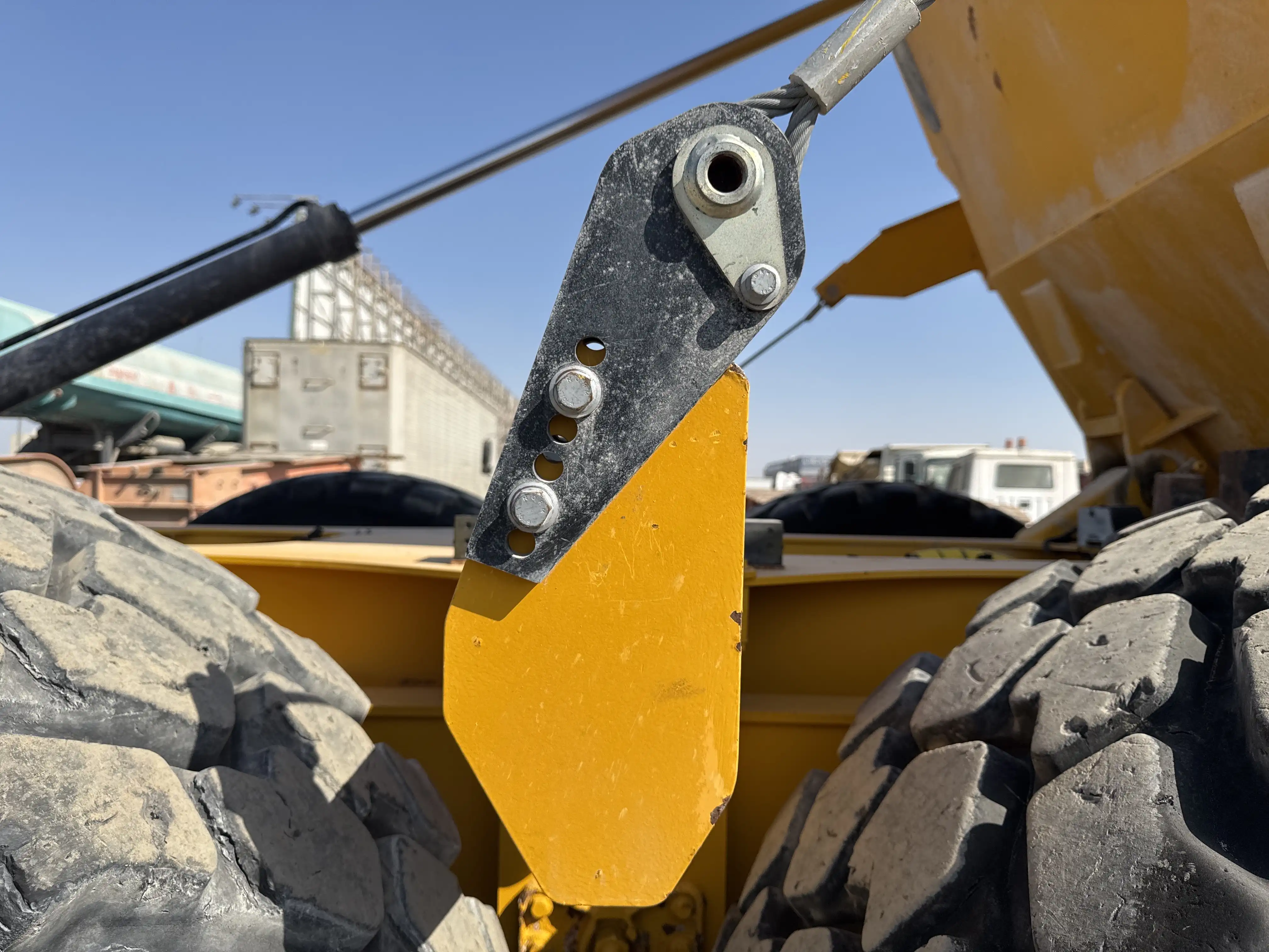 ADT-002-Volvo-A40G-articulated-dump-truck-inspection-structure-tailgate-2