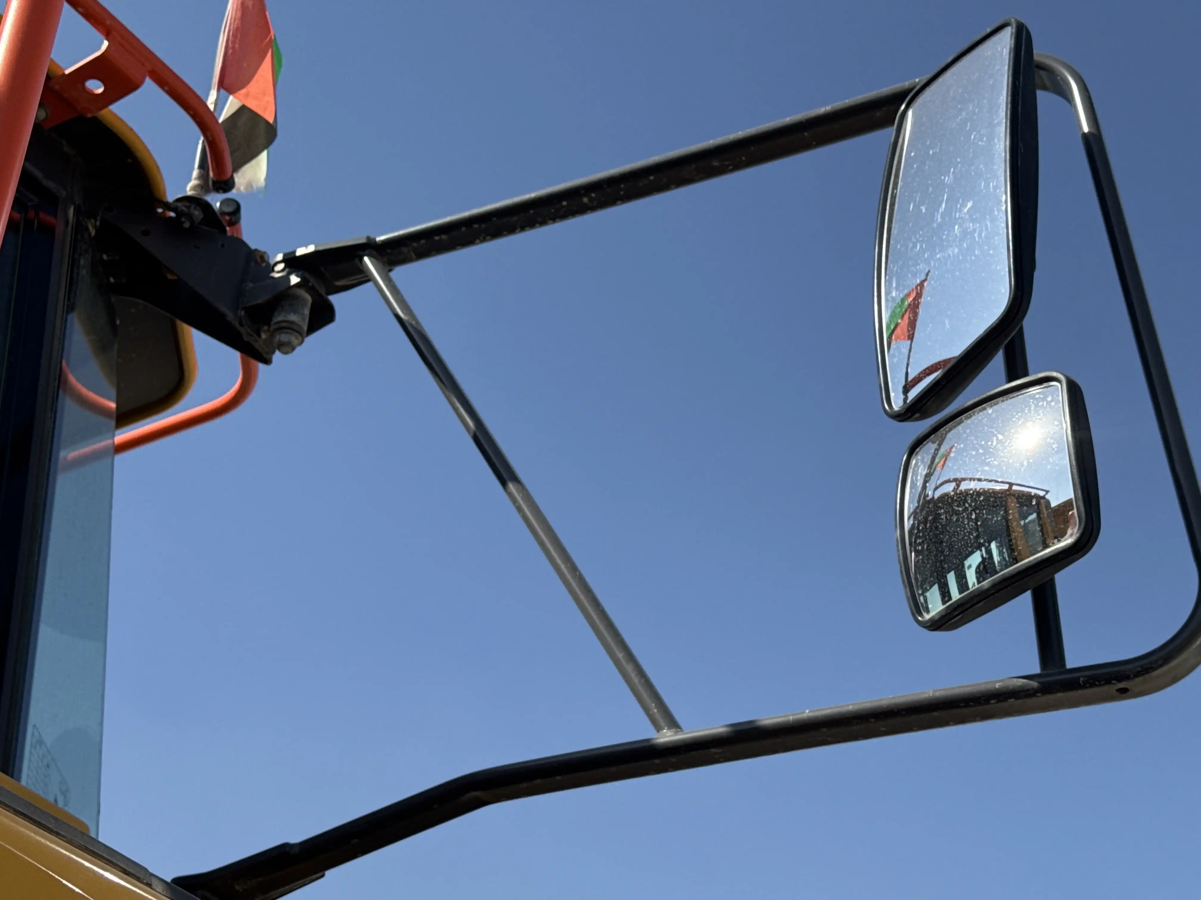 ADT-002-Volvo-A40G-articulated-dump-truck-inspection-cabin-mirrors-3