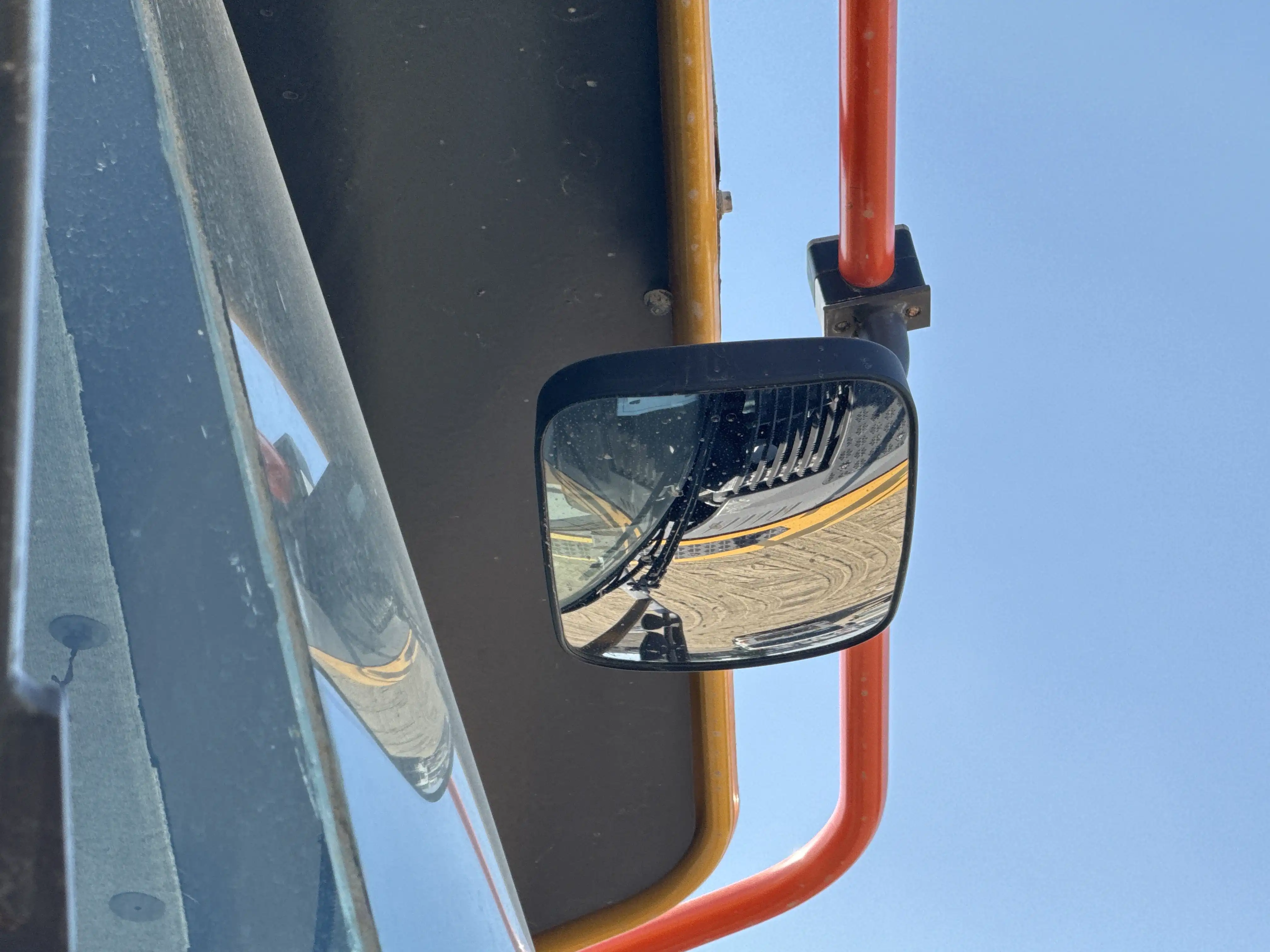 ADT-002-Volvo-A40G-articulated-dump-truck-inspection-cabin-mirrors-4