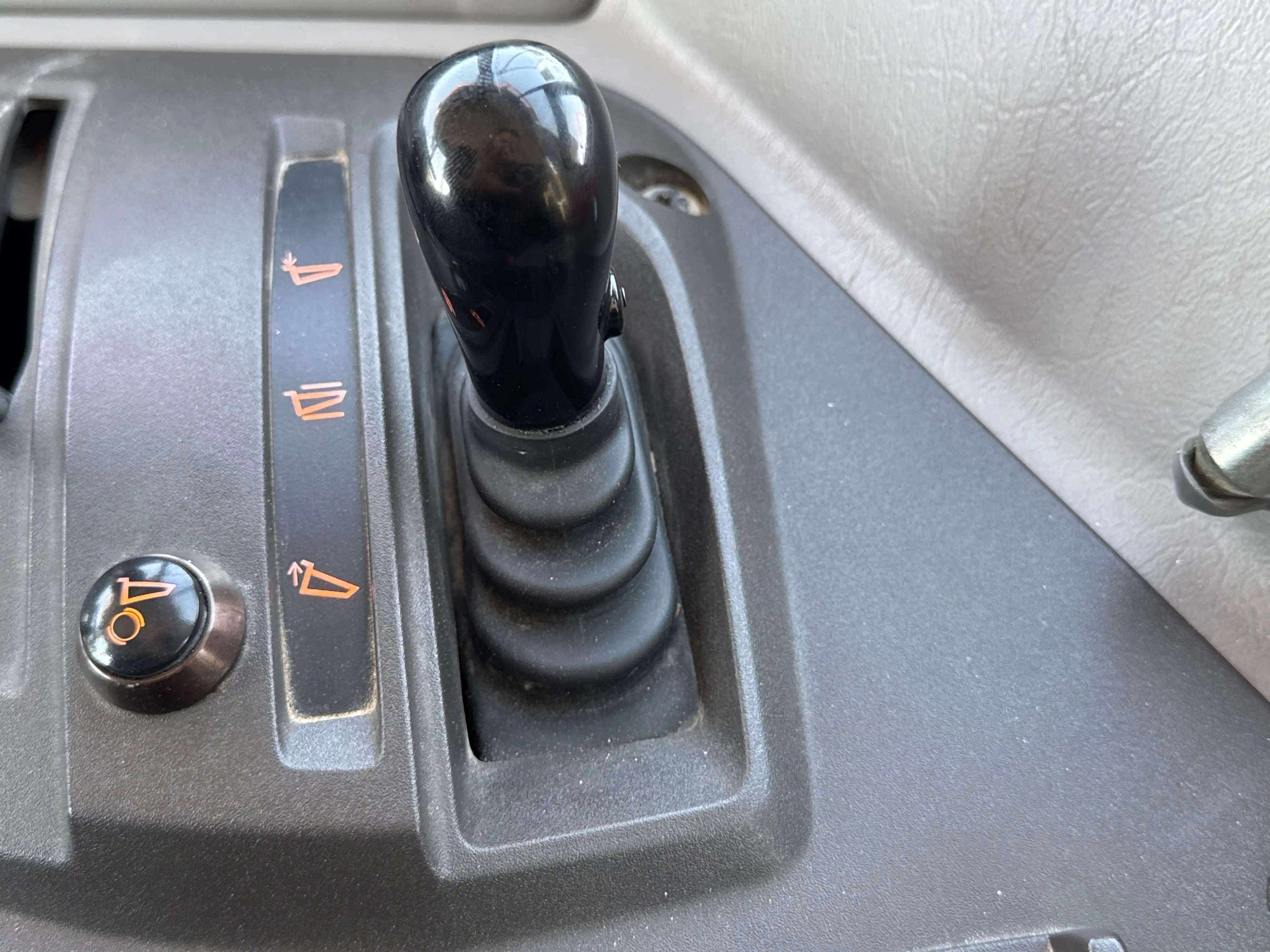 ADT-002-Volvo-A40G-articulated-dump-truck-inspection-cabin-joysticks