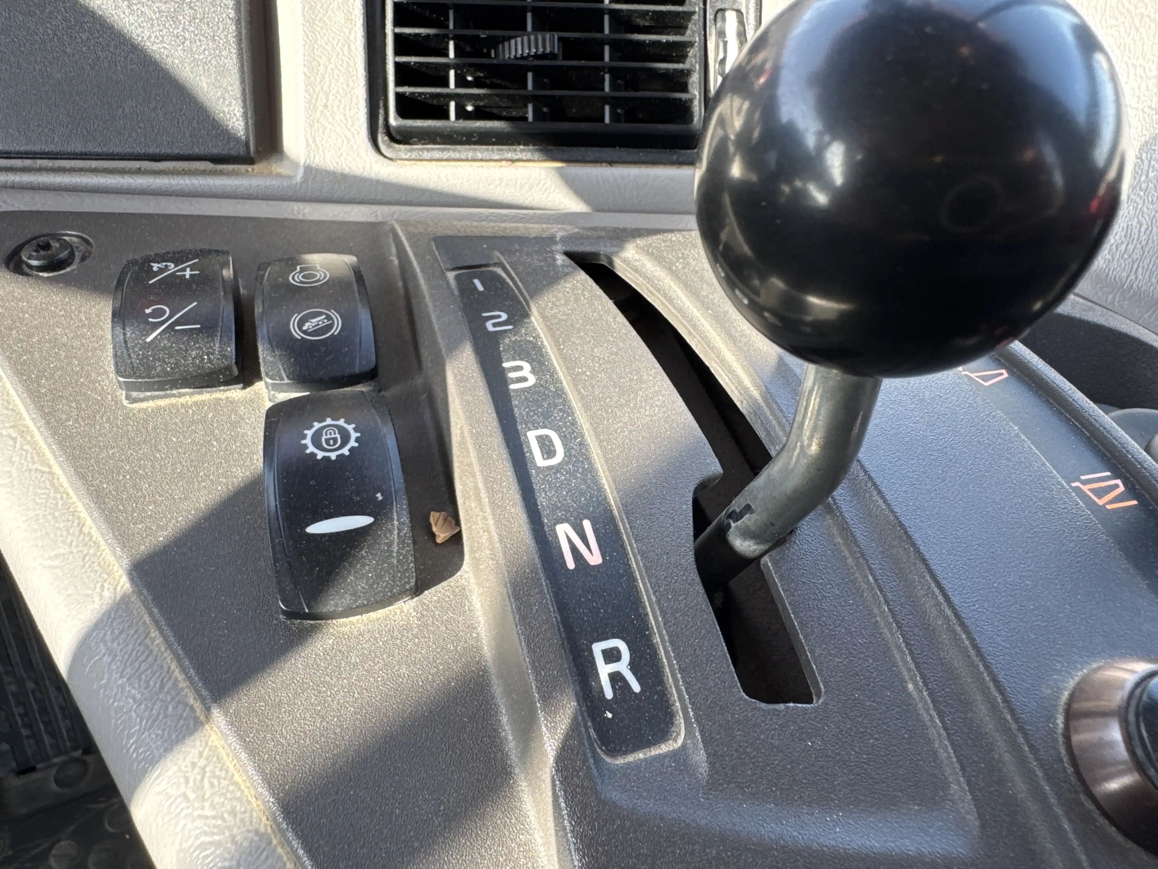 ADT-002-Volvo-A40G-articulated-dump-truck-inspection-cabin-gear-lever