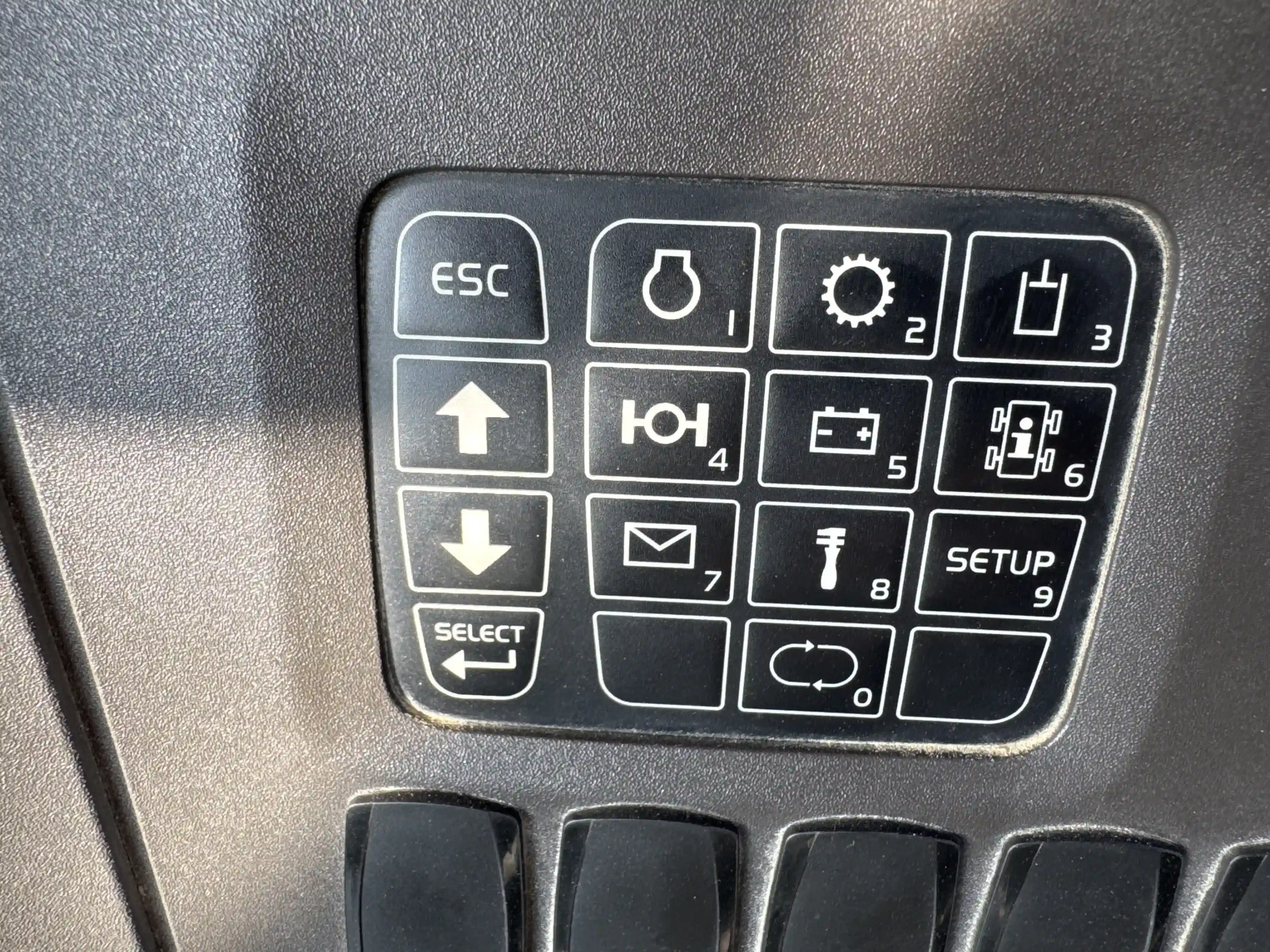 ADT-002-Volvo-A40G-articulated-dump-truck-inspection-cabin-instrument-cluster-2