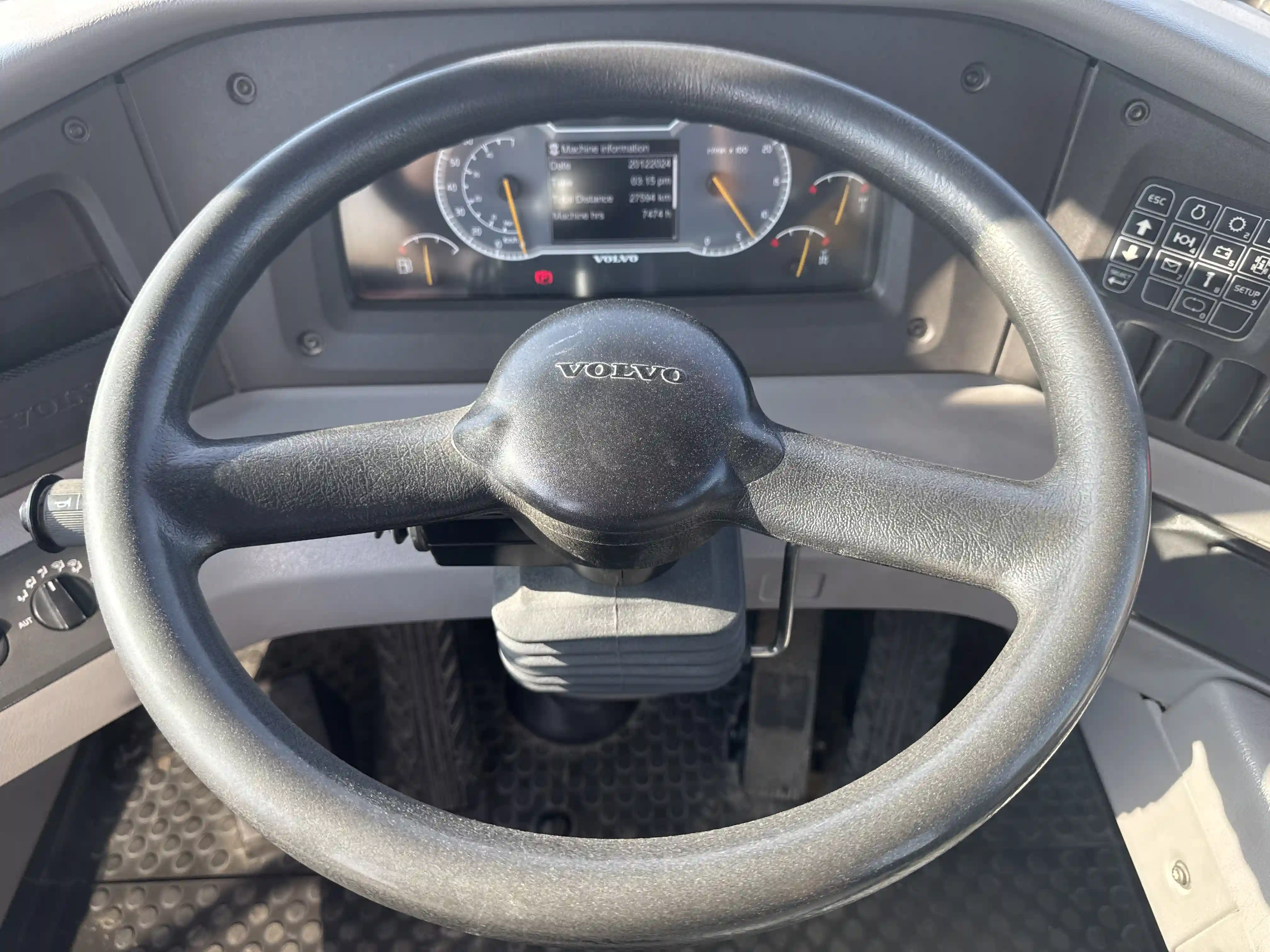 ADT-002-Volvo-A40G-articulated-dump-truck-inspection-cabin-steering-controls-1