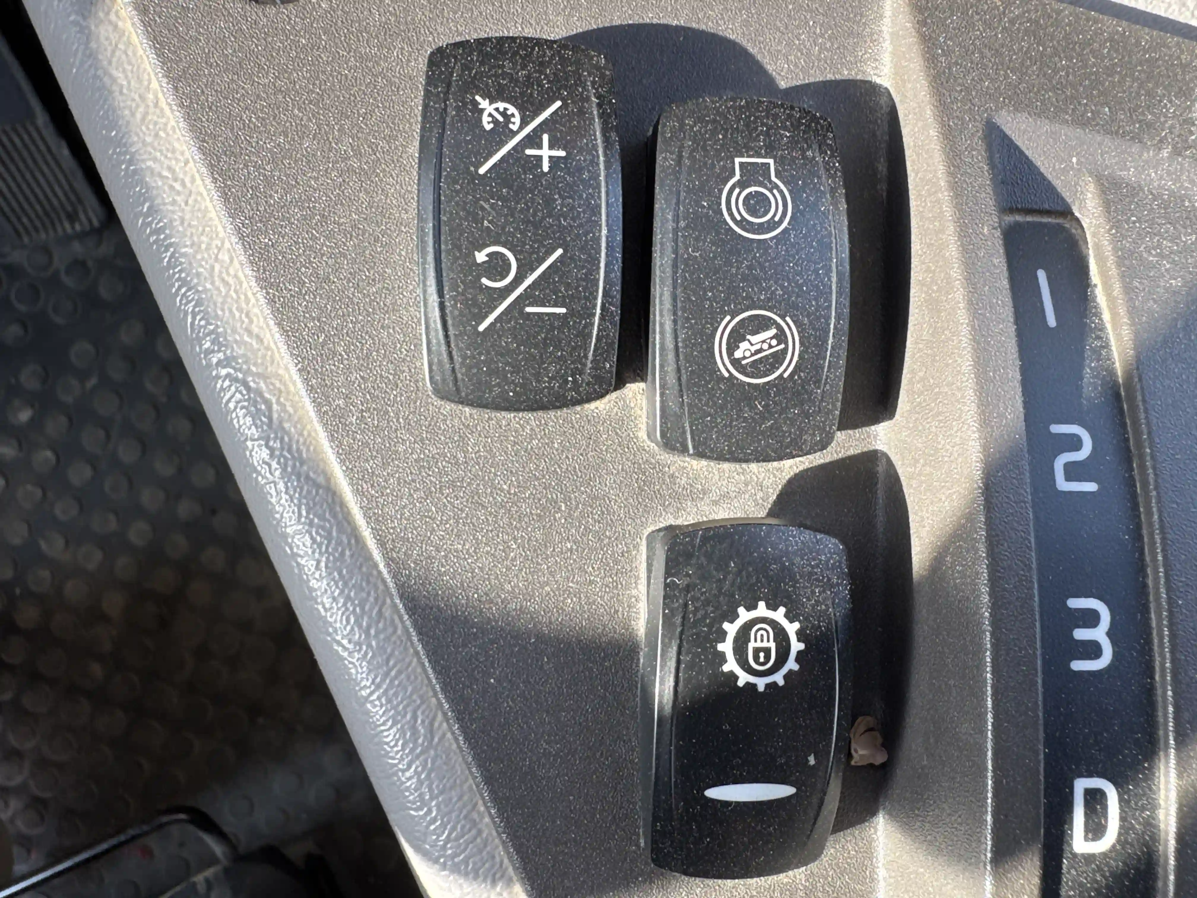 ADT-002-Volvo-A40G-articulated-dump-truck-inspection-cabin-electronic-instrument-board-4