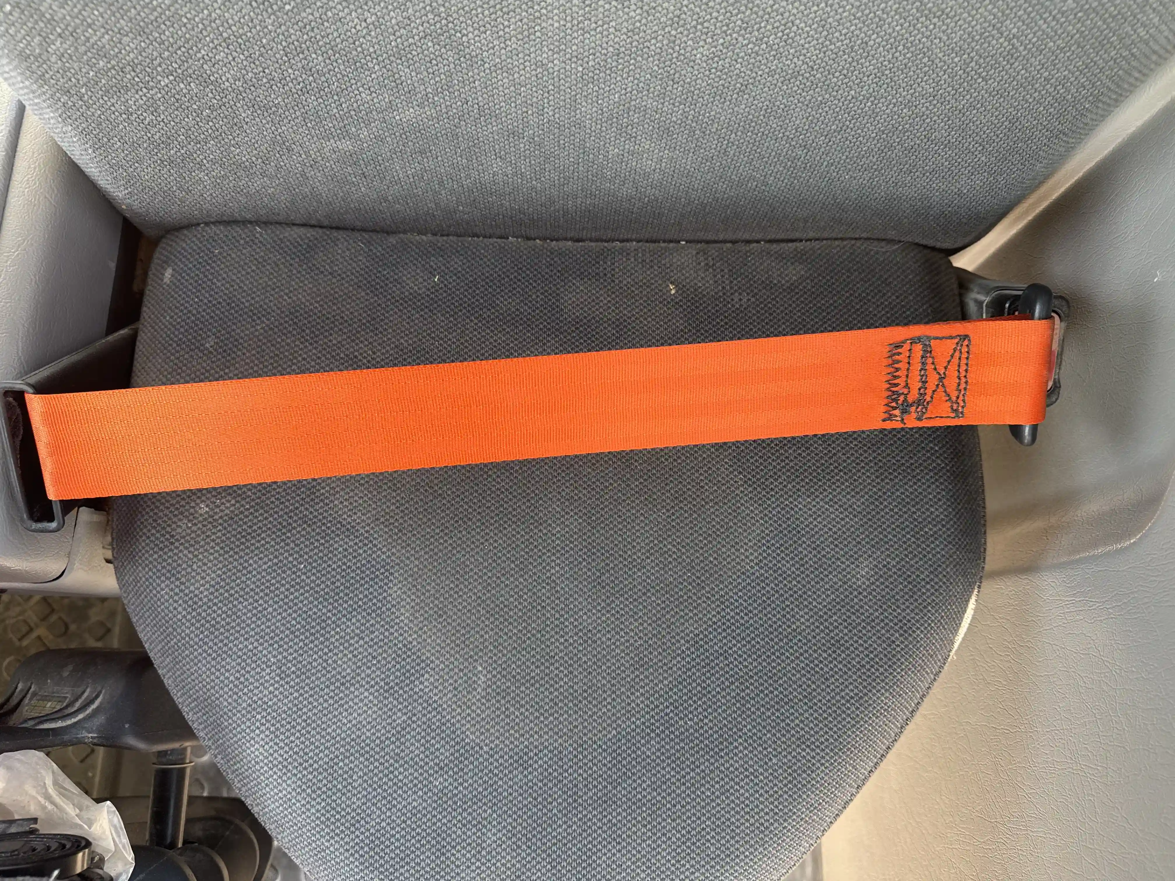 ADT-002-Volvo-A40G-articulated-dump-truck-inspection-safety-seat-belts-3