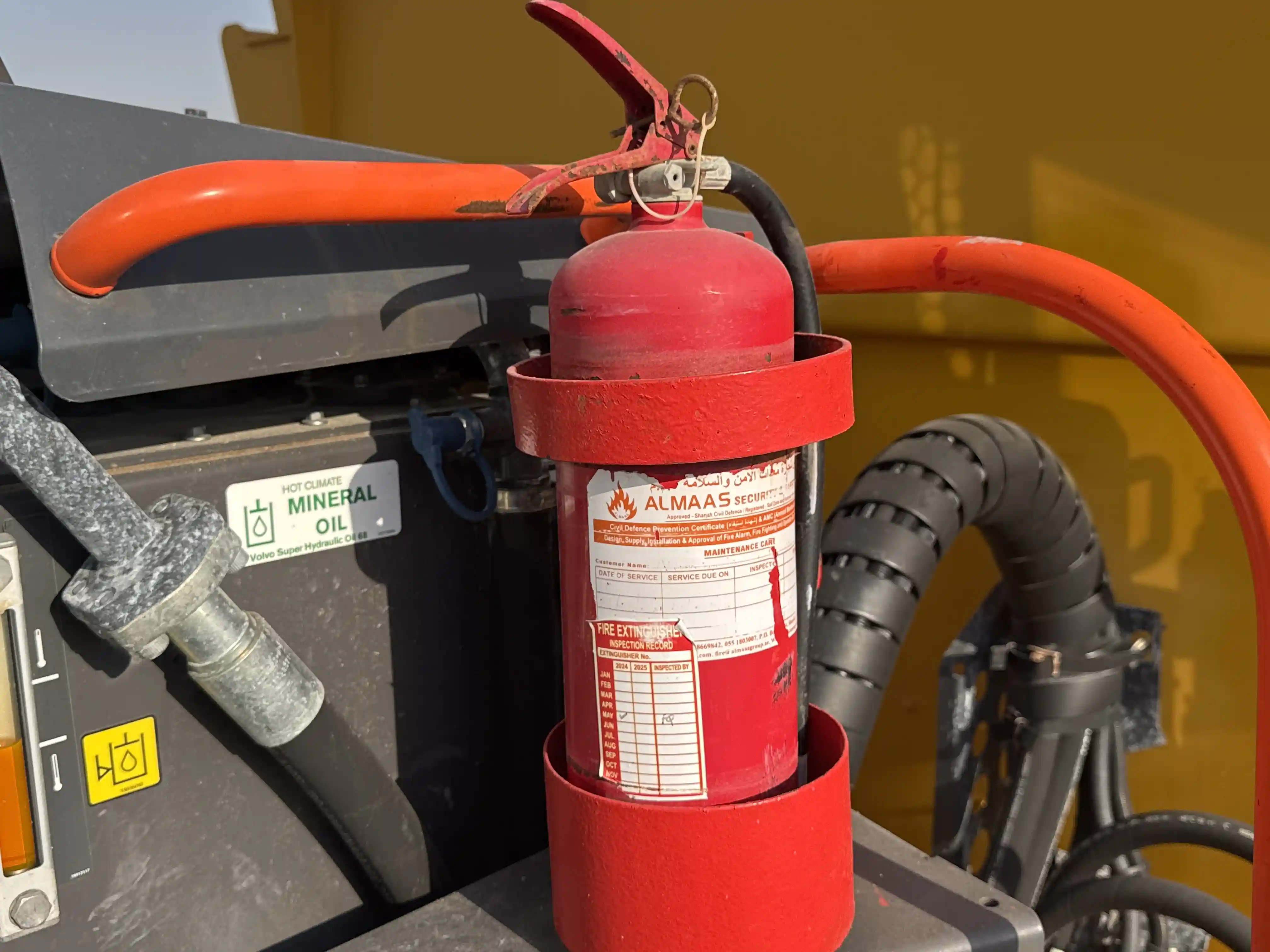 ADT-002-Volvo-A40G-articulated-dump-truck-inspection-safety-fire-extinguisher-2