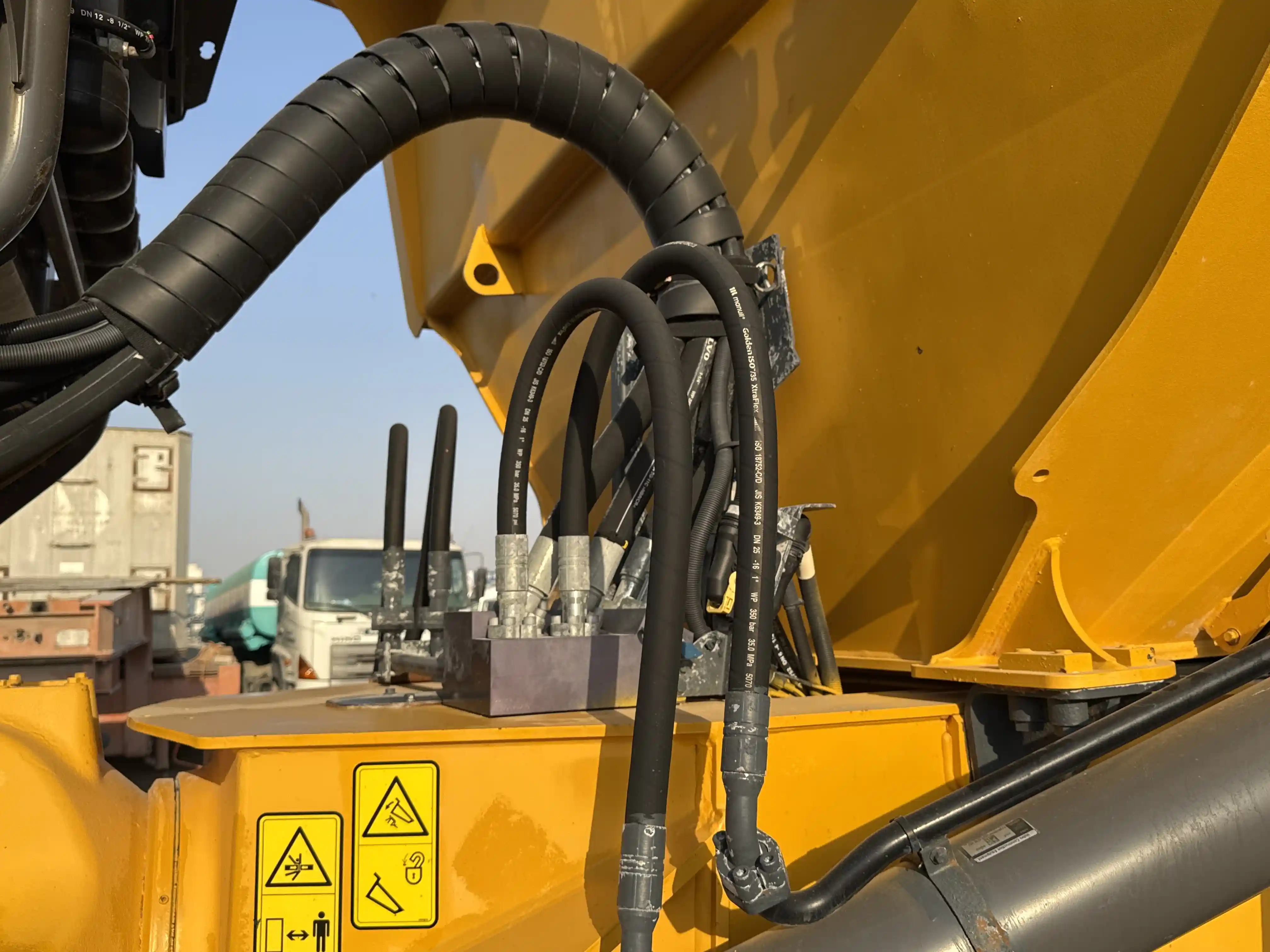 ADT-002-Volvo-A40G-articulated-dump-truck-inspection-hydraulics-hydraulic-hoses-and-lines-1