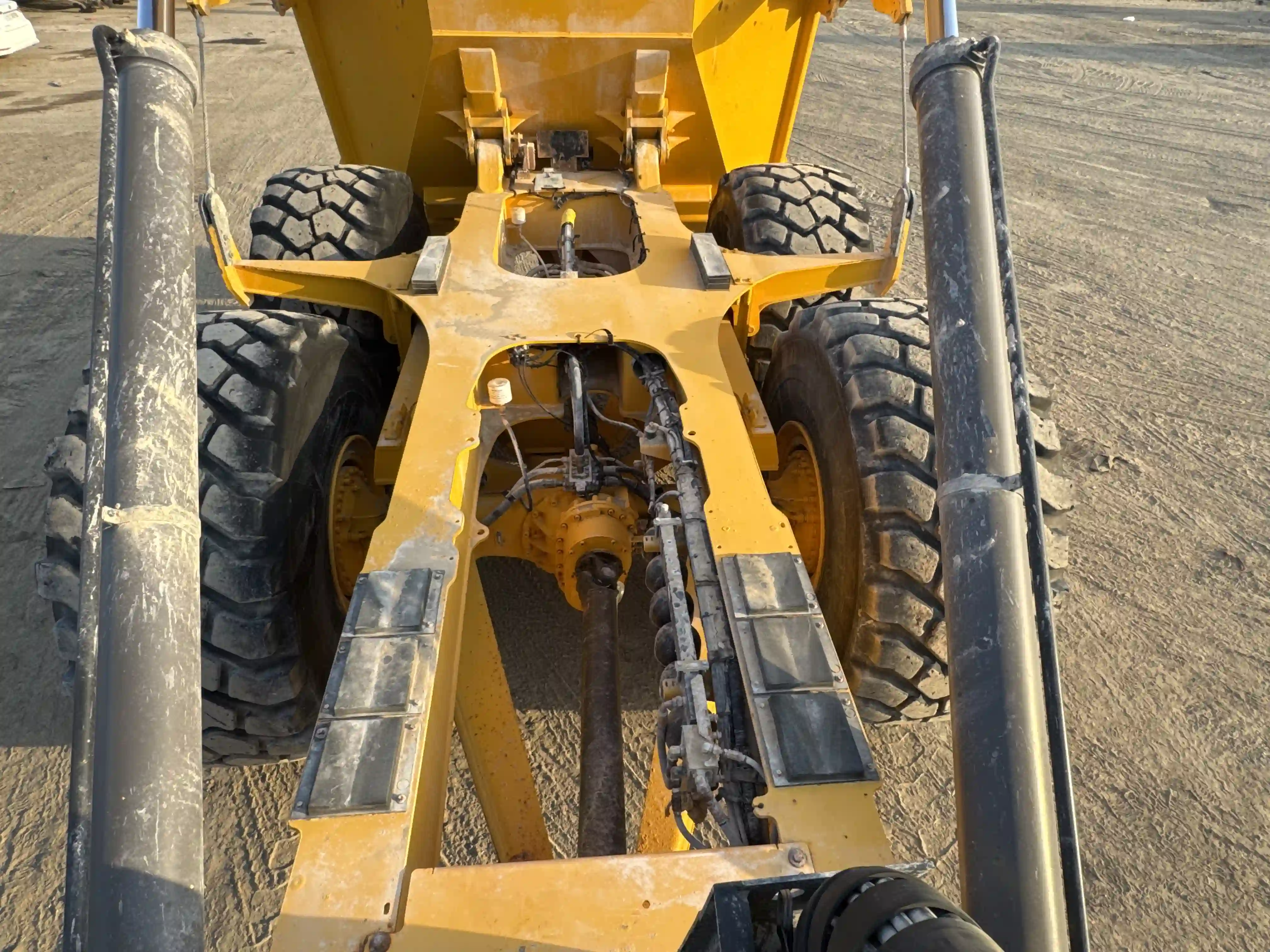 ADT-002-Volvo-A40G-articulated-dump-truck-inspection-chassis-frame-condition-3