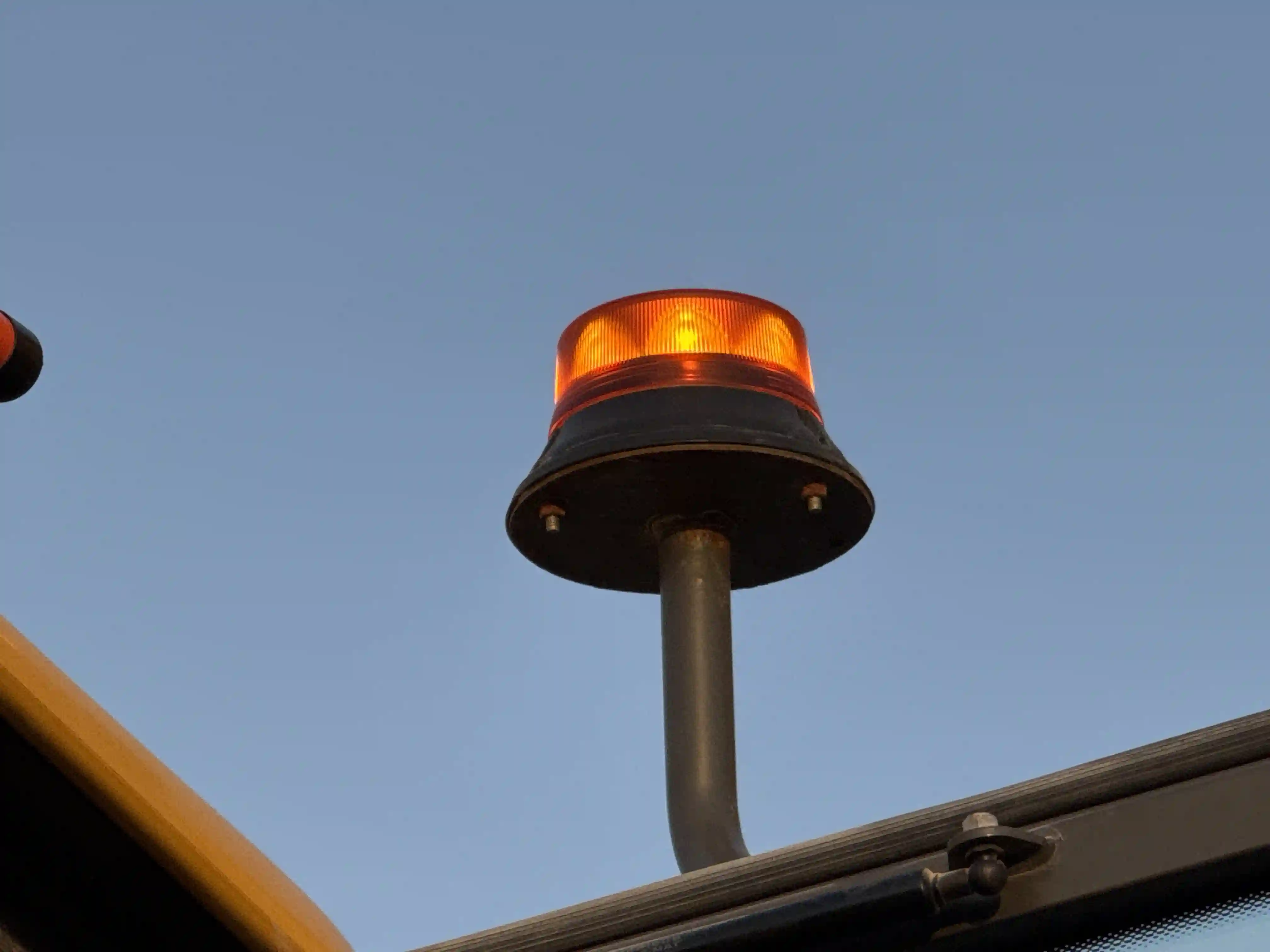 ADT-002-Volvo-A40G-articulated-dump-truck-inspection-electronic-lights-and-signals-1