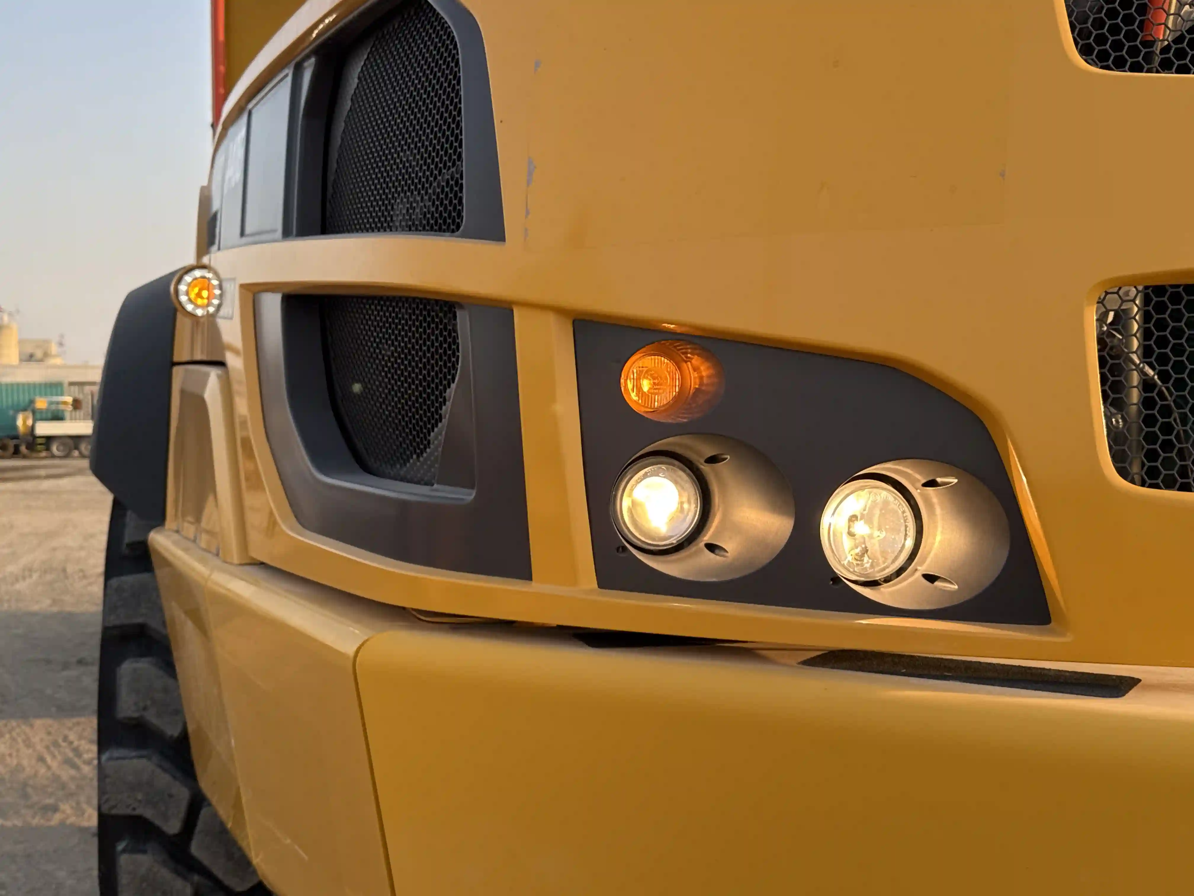 ADT-002-Volvo-A40G-articulated-dump-truck-inspection-electronic-lights-and-signals-2