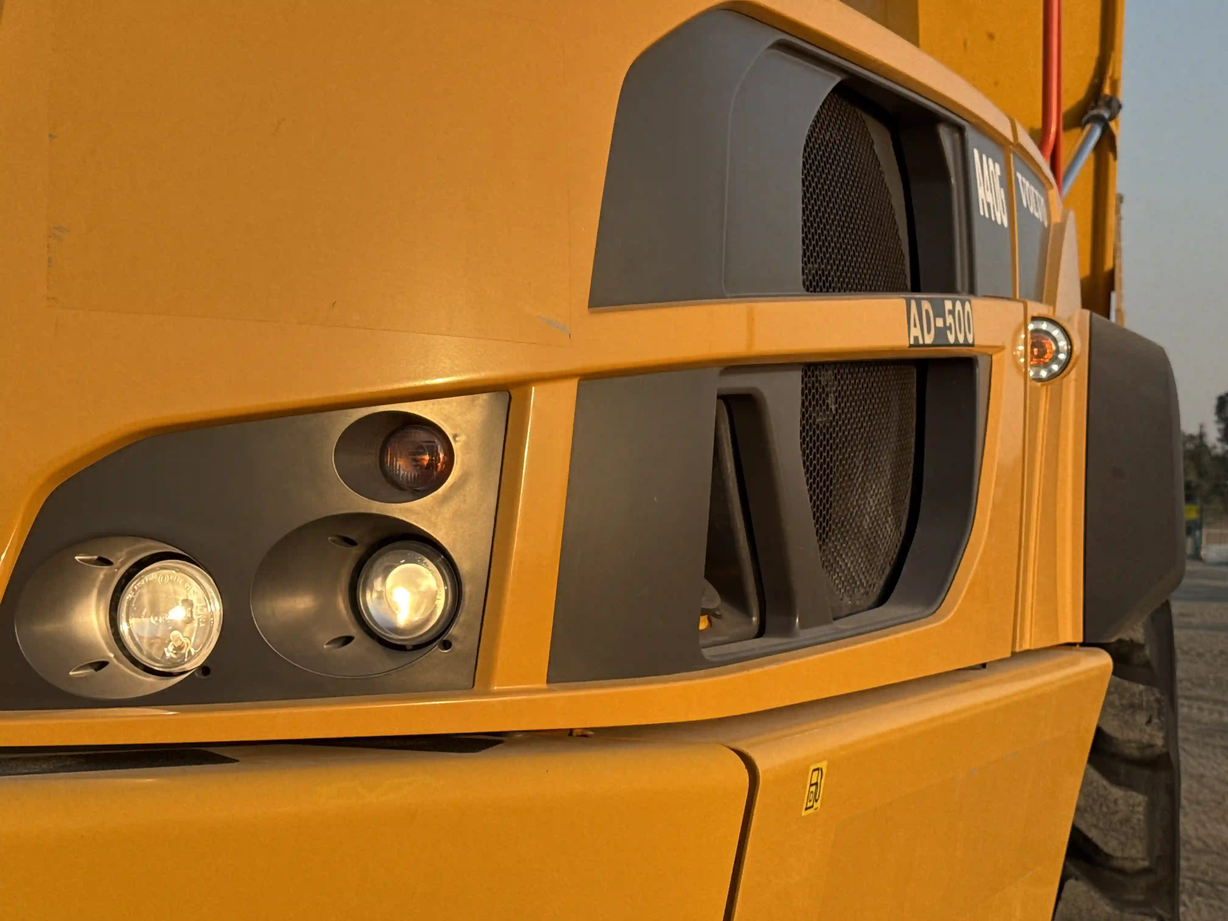 ADT-002-Volvo-A40G-articulated-dump-truck-inspection-electronic-lights-and-signals-3