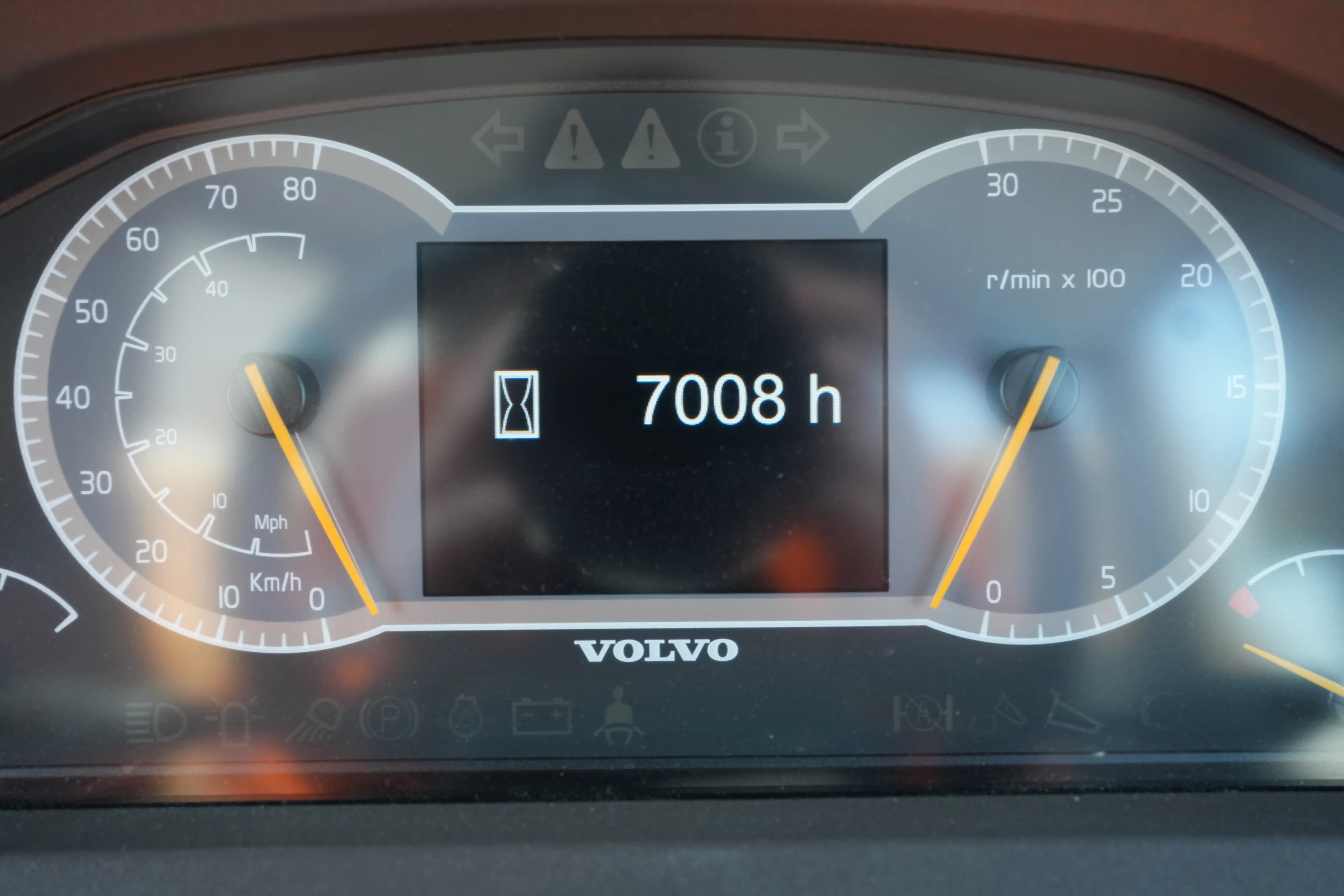 ADT-001-Volvo-A40G-articulated-dump-truck-inspection-general-hour-meter
