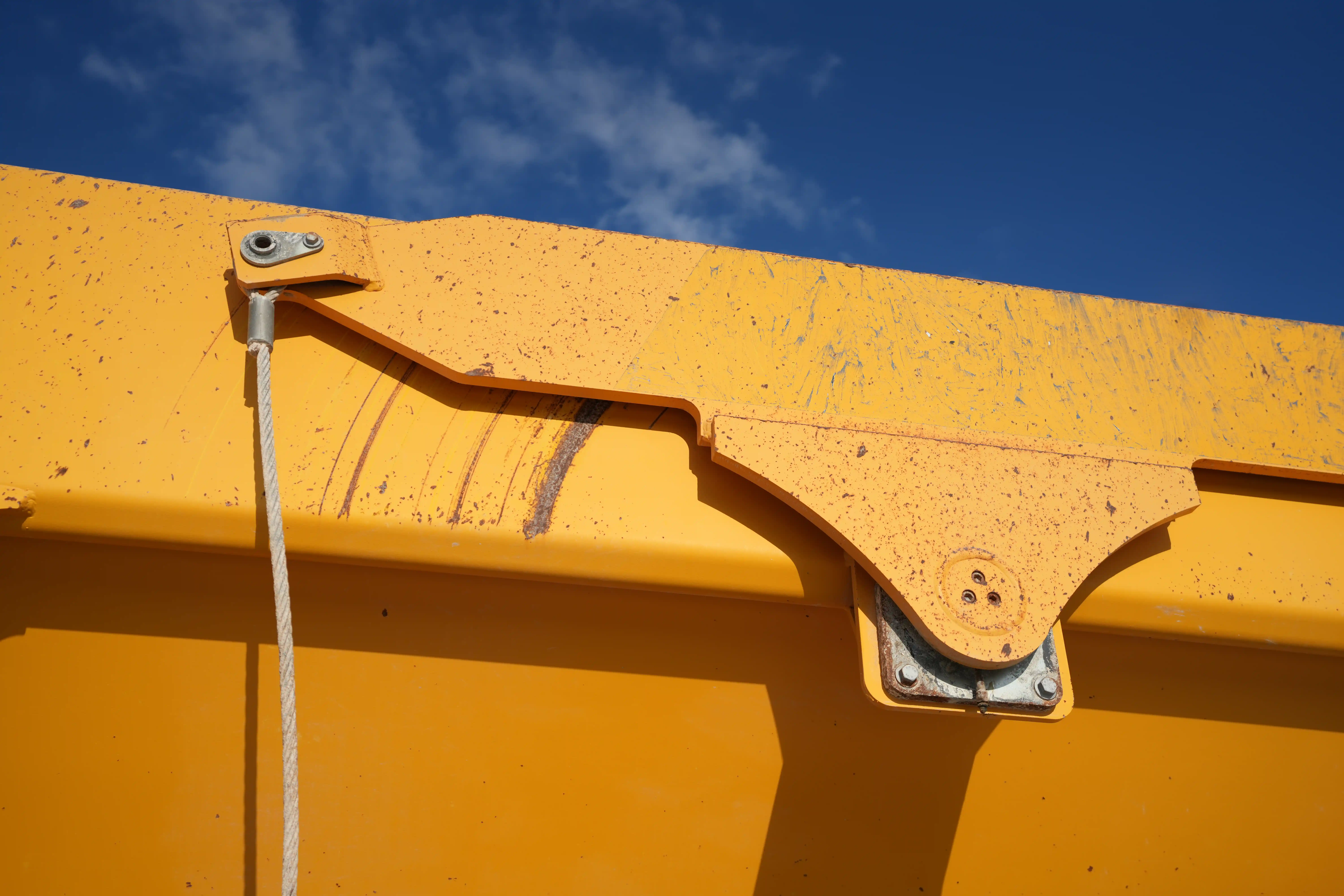 ADT-001-Volvo-A40G-articulated-dump-truck-inspection-structure-paint-3
