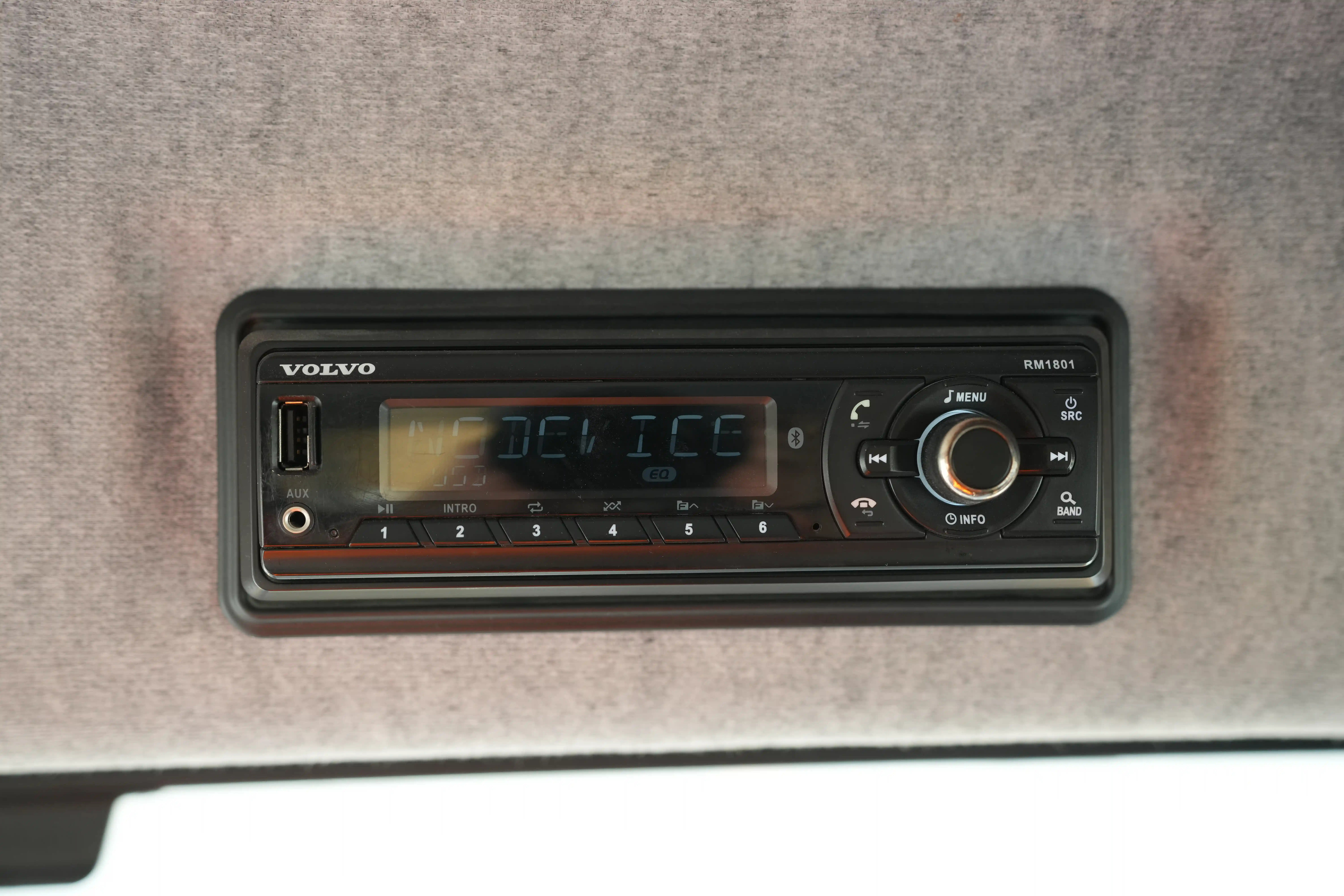 ADT-001-Volvo-A40G-articulated-dump-truck-inspection-cabin-radio-1