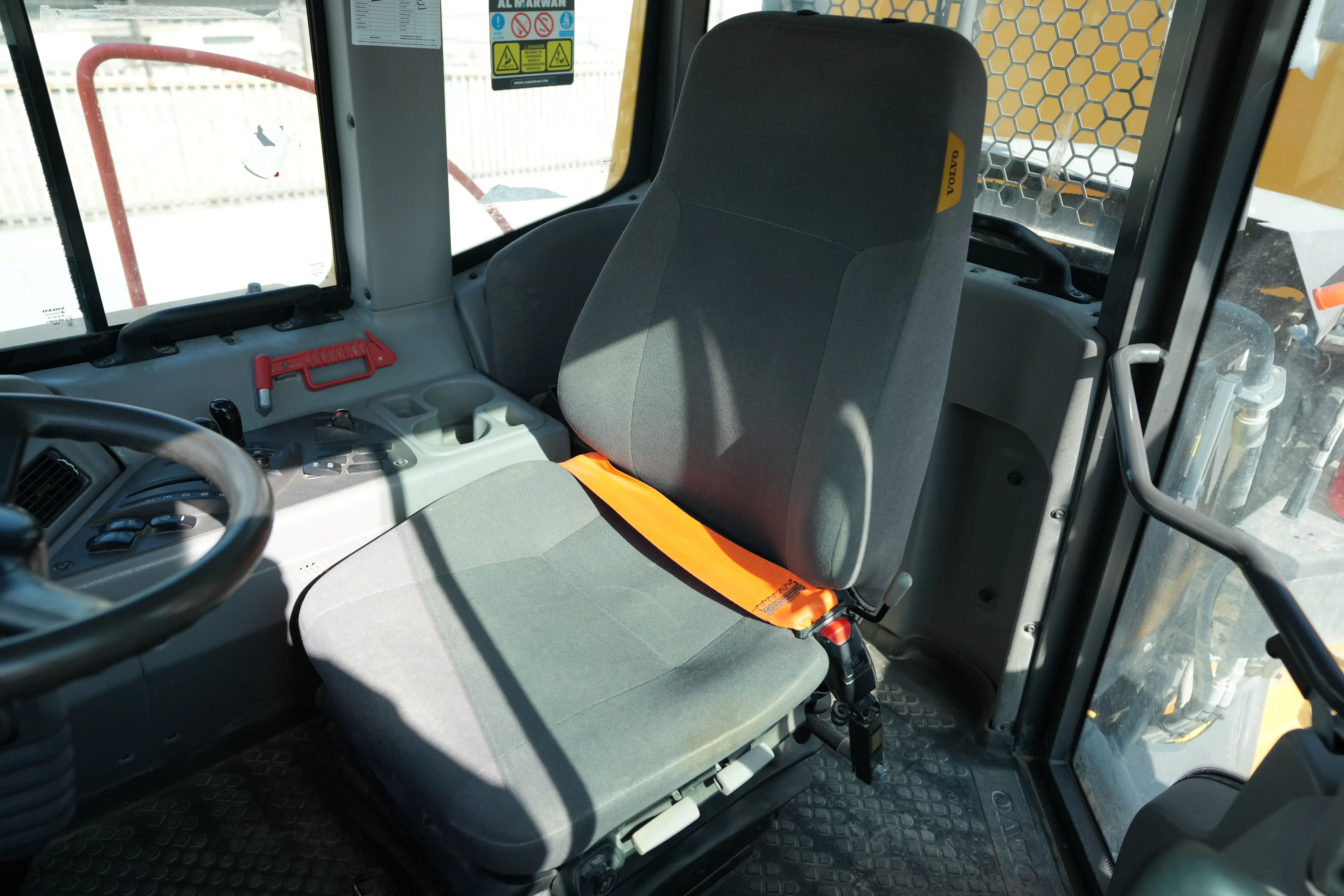 ADT-001-Volvo-A40G-articulated-dump-truck-inspection-cabin-seats-armrests-2