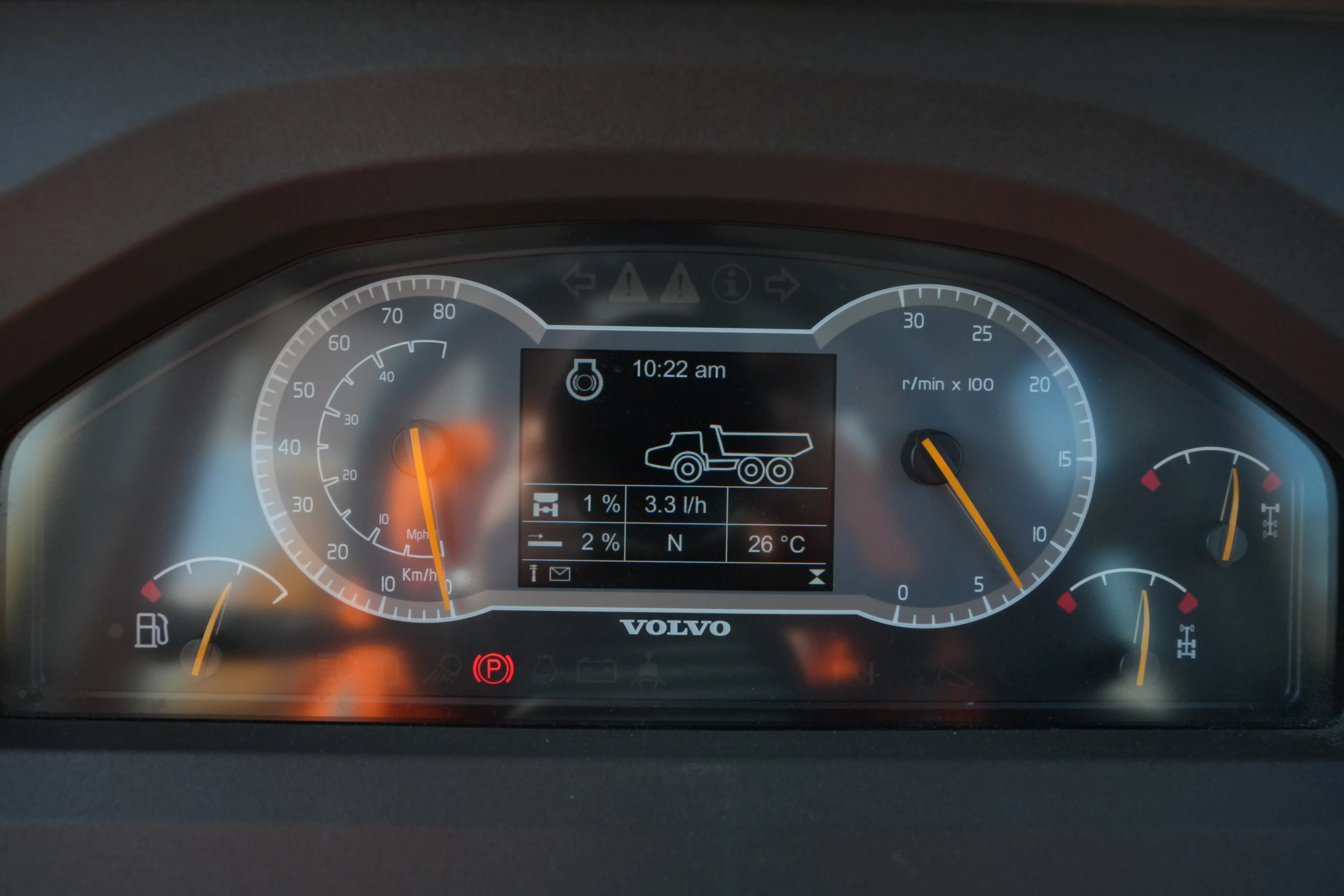 ADT-001-Volvo-A40G-articulated-dump-truck-inspection-cabin-instrument-cluster-1