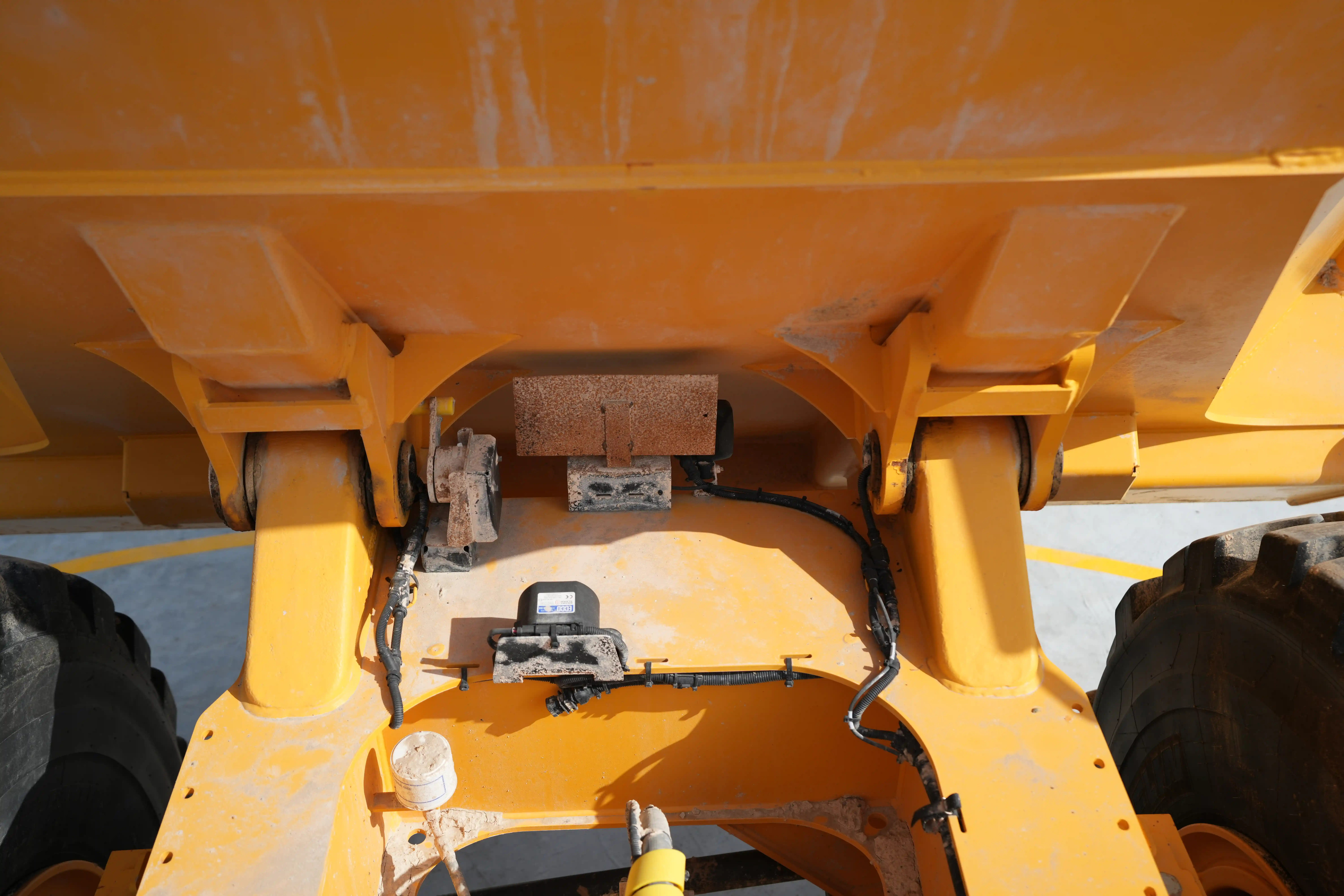 ADT-001-Volvo-A40G-articulated-dump-truck-inspection-chassis-frame-condition-2