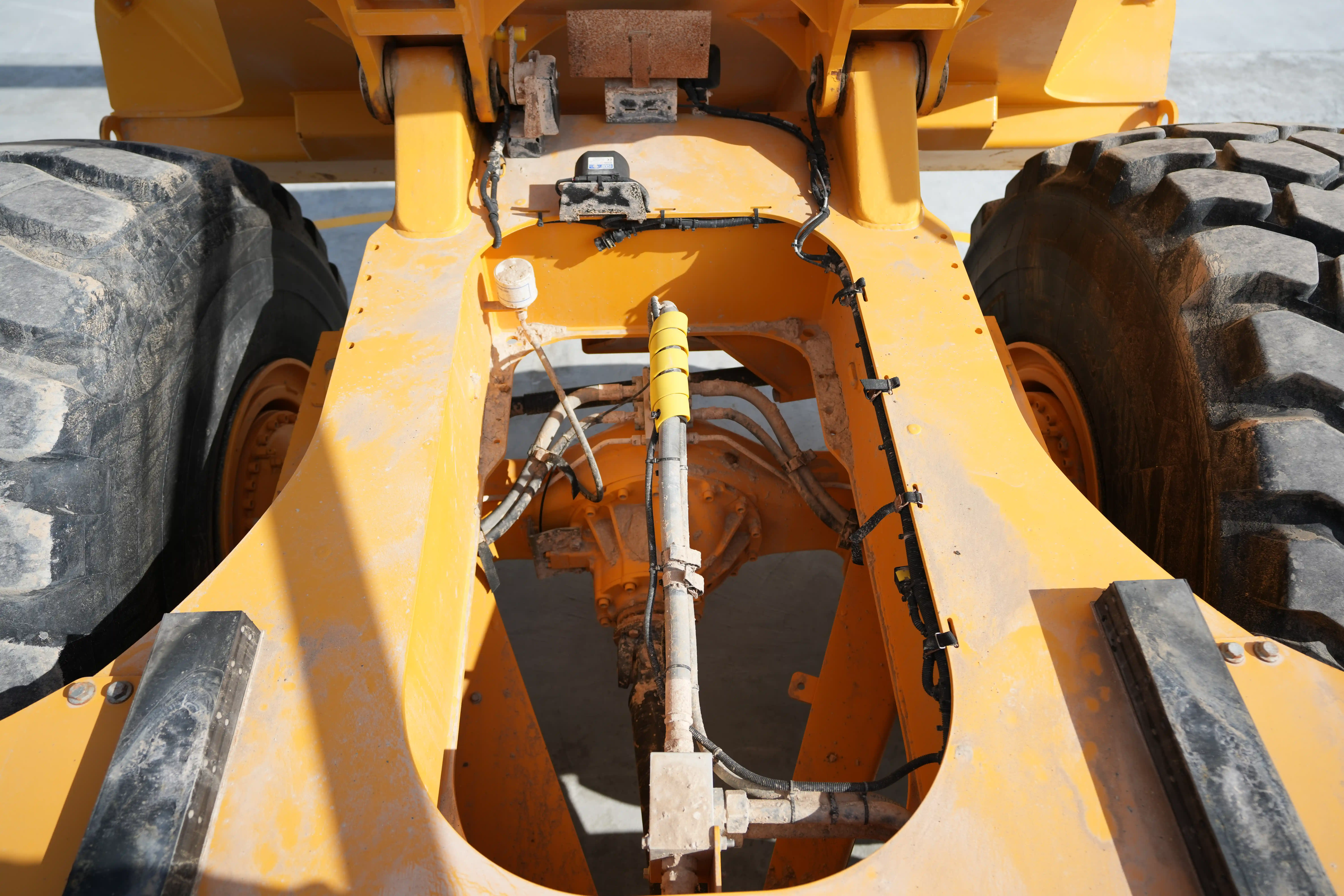 ADT-001-Volvo-A40G-articulated-dump-truck-inspection-chassis-frame-condition-3