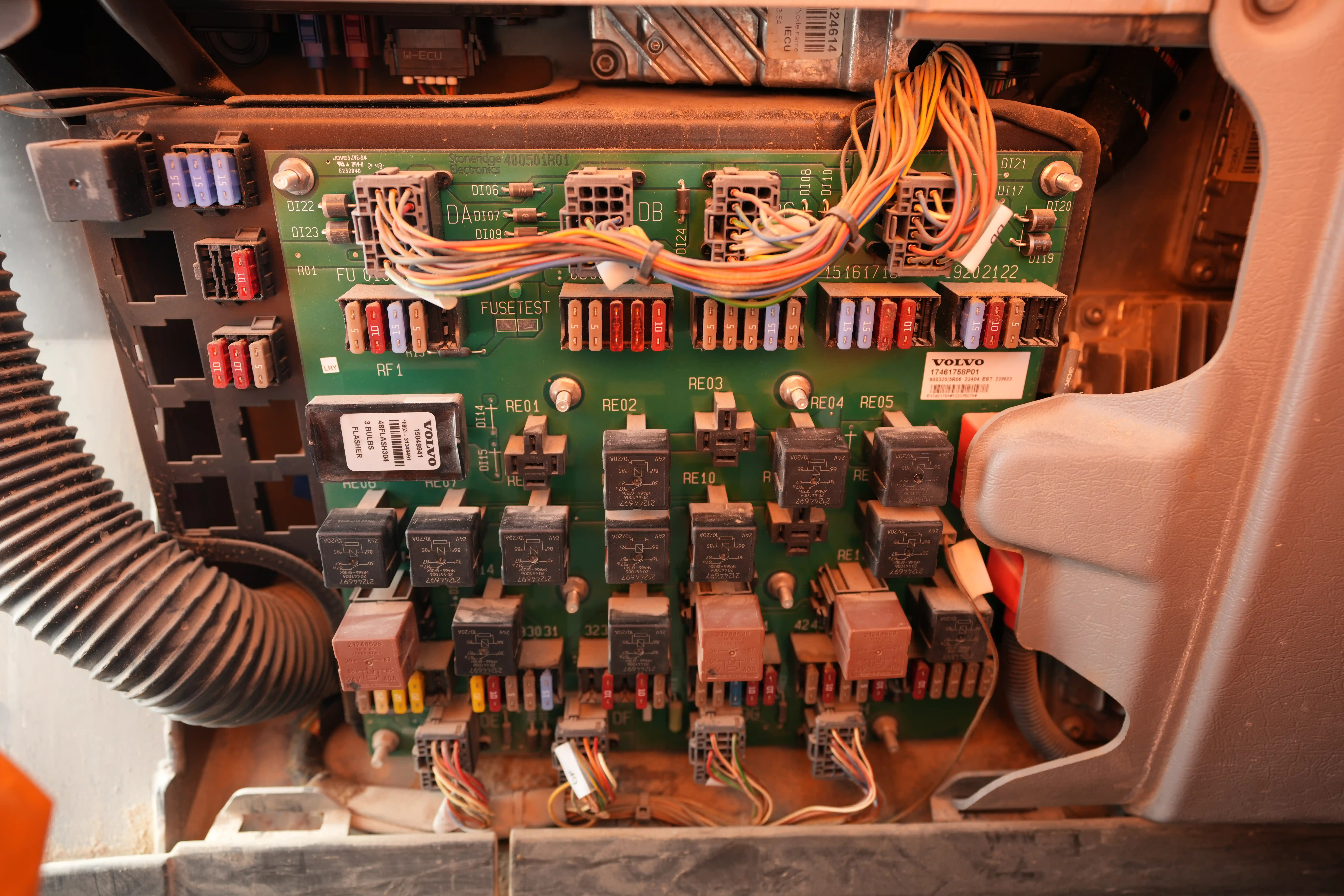 ADT-001-Volvo-A40G-articulated-dump-truck-inspection-electronic-fuse-box-2