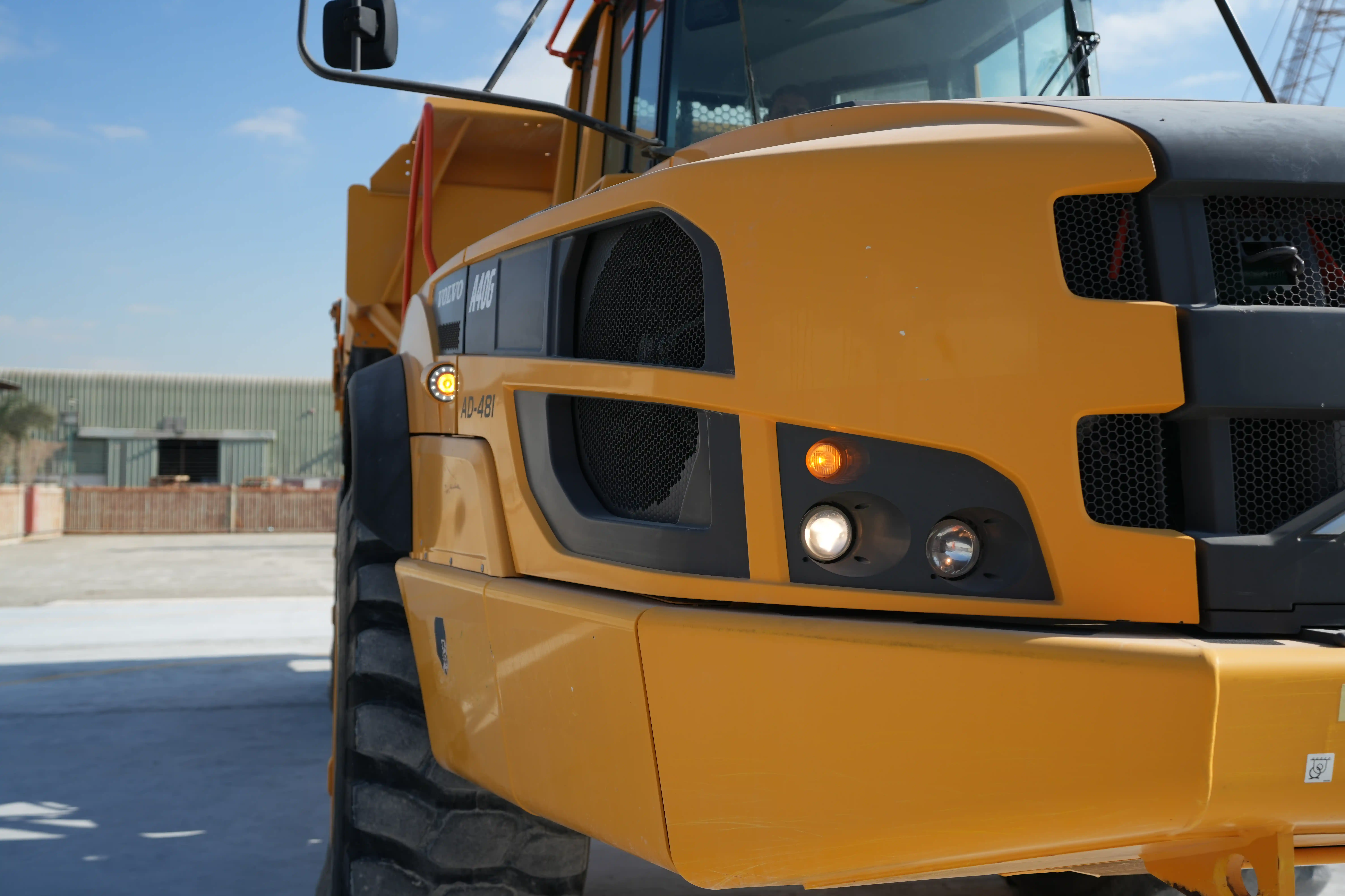 ADT-001-Volvo-A40G-articulated-dump-truck-inspection-electronic-lights-and-signals-4