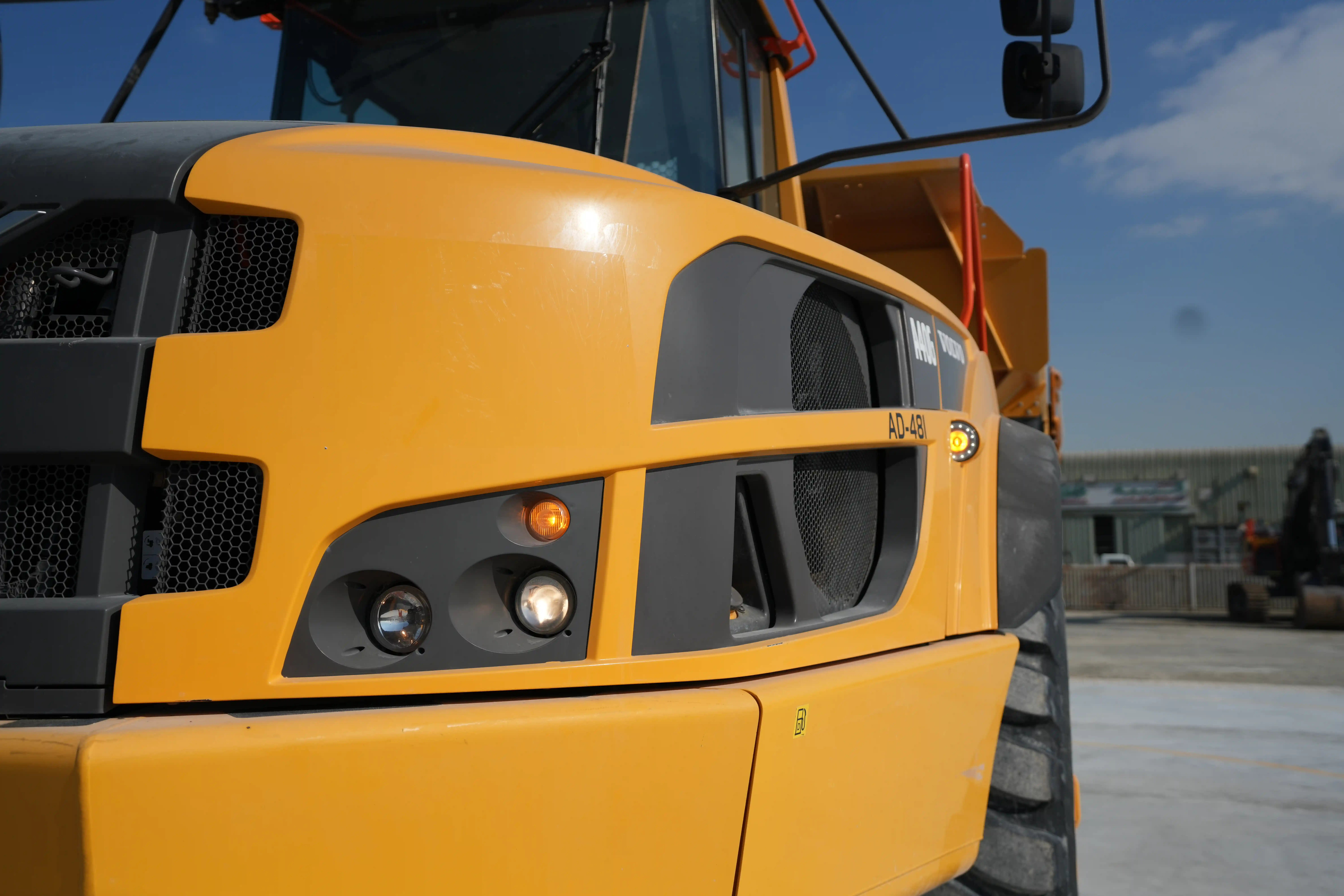 ADT-001-Volvo-A40G-articulated-dump-truck-inspection-electronic-lights-and-signals-5