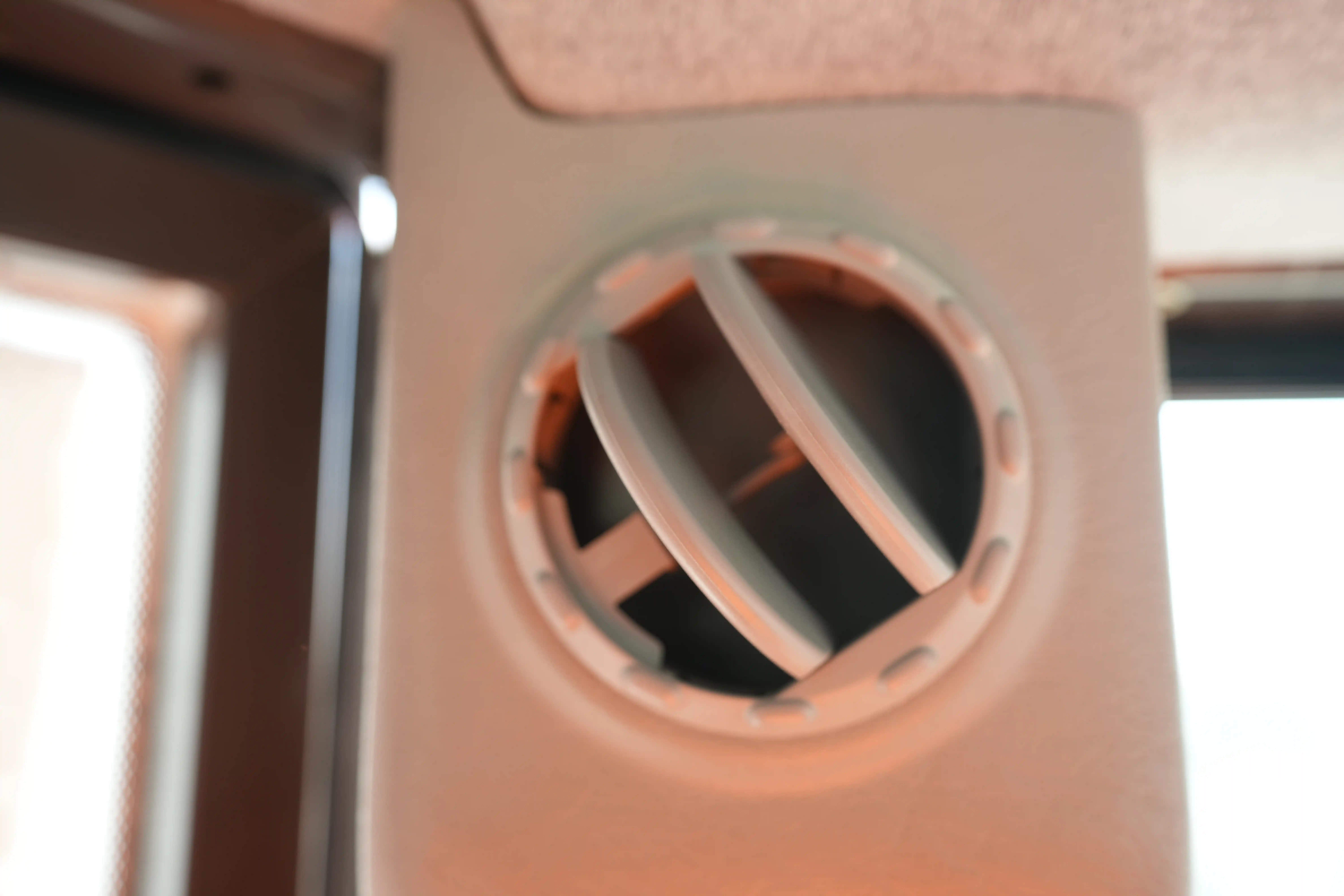 ADT-001-Volvo-A40G-articulated-dump-truck-inspection-air-conditioning-vents-and-air-flow-1