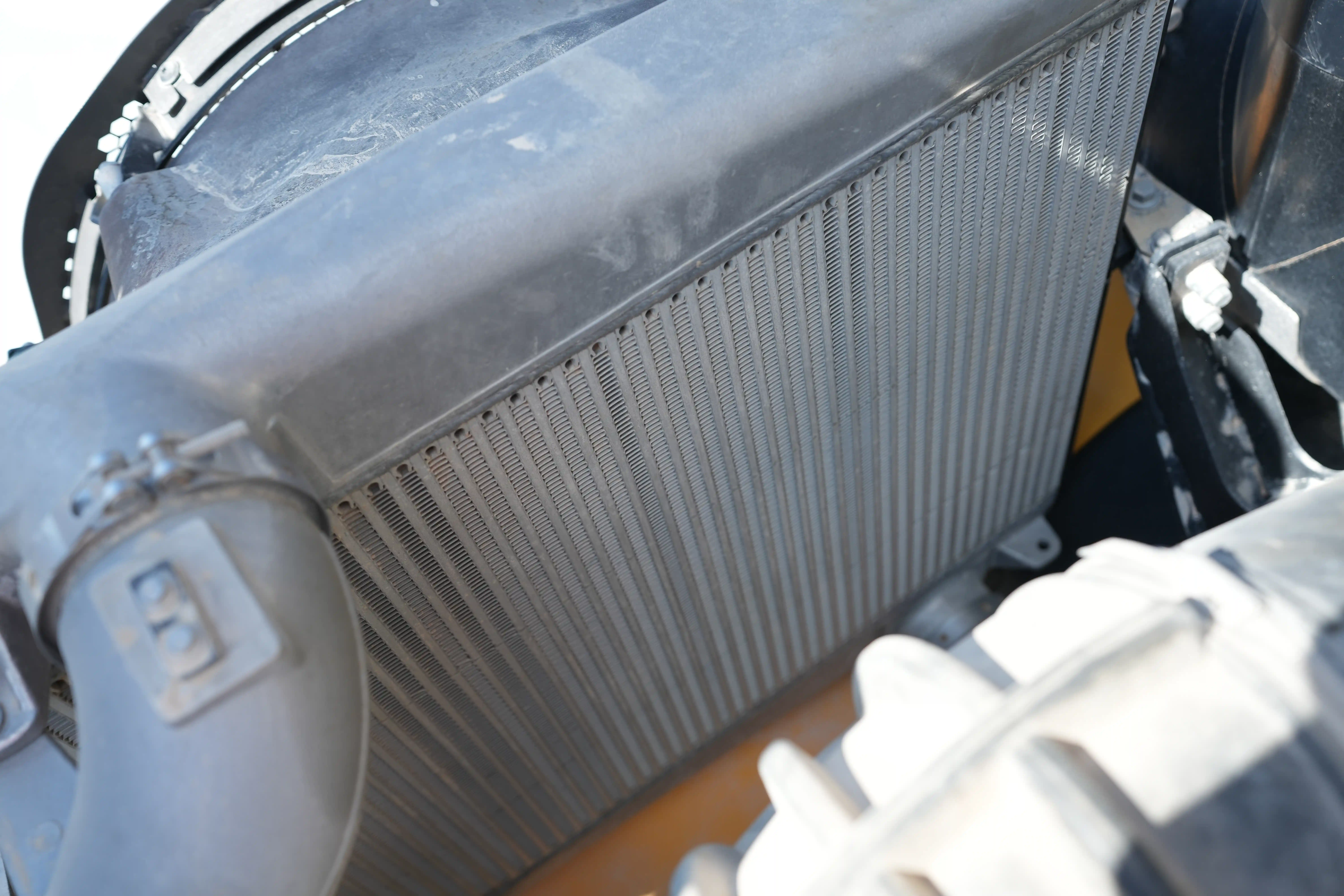 ADT-001-Volvo-A40G-articulated-dump-truck-inspection-engine-radiator-condenser-intercooler-hydraulic-cooler-1