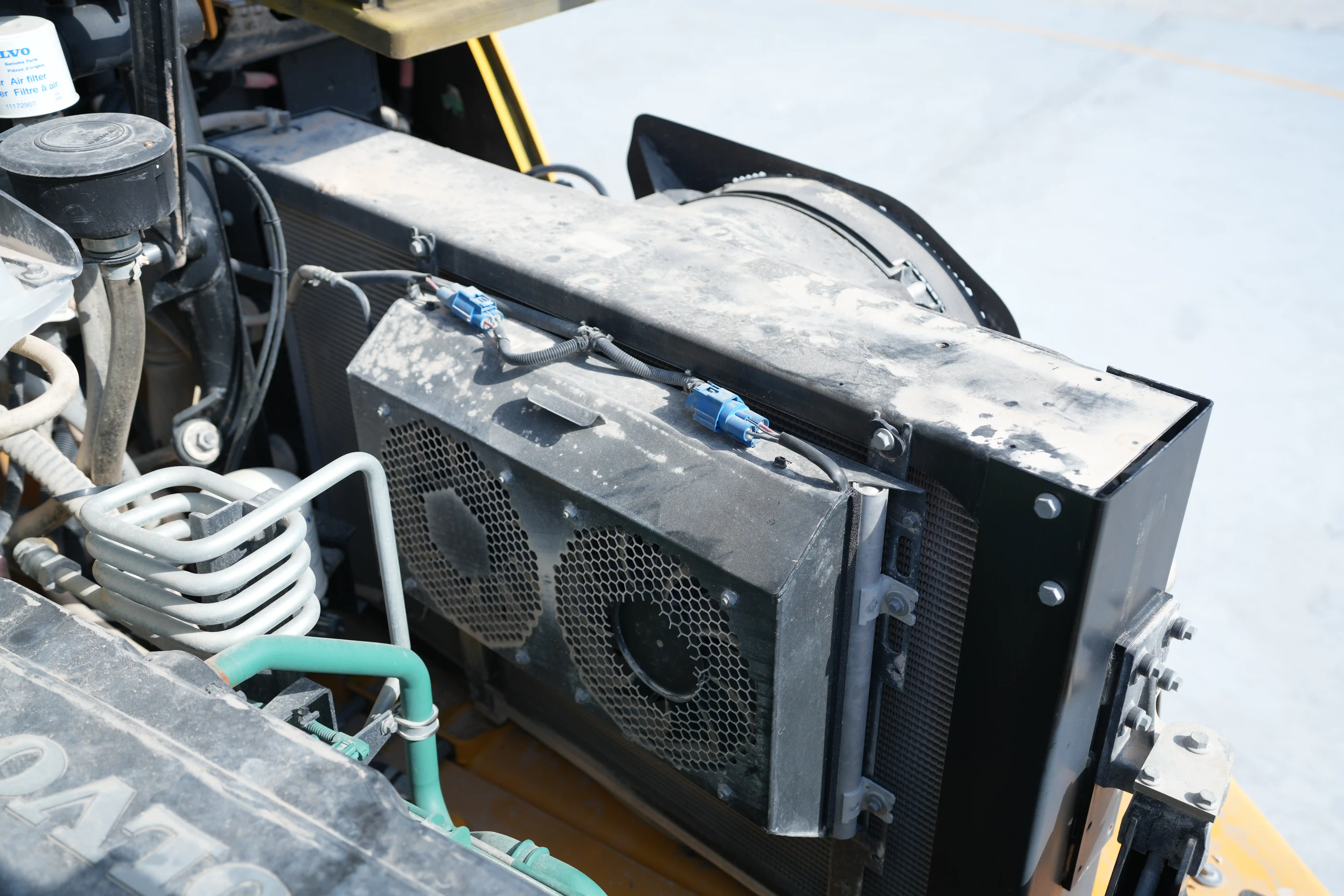 ADT-001-Volvo-A40G-articulated-dump-truck-inspection-engine-radiator-condenser-intercooler-hydraulic-cooler-3