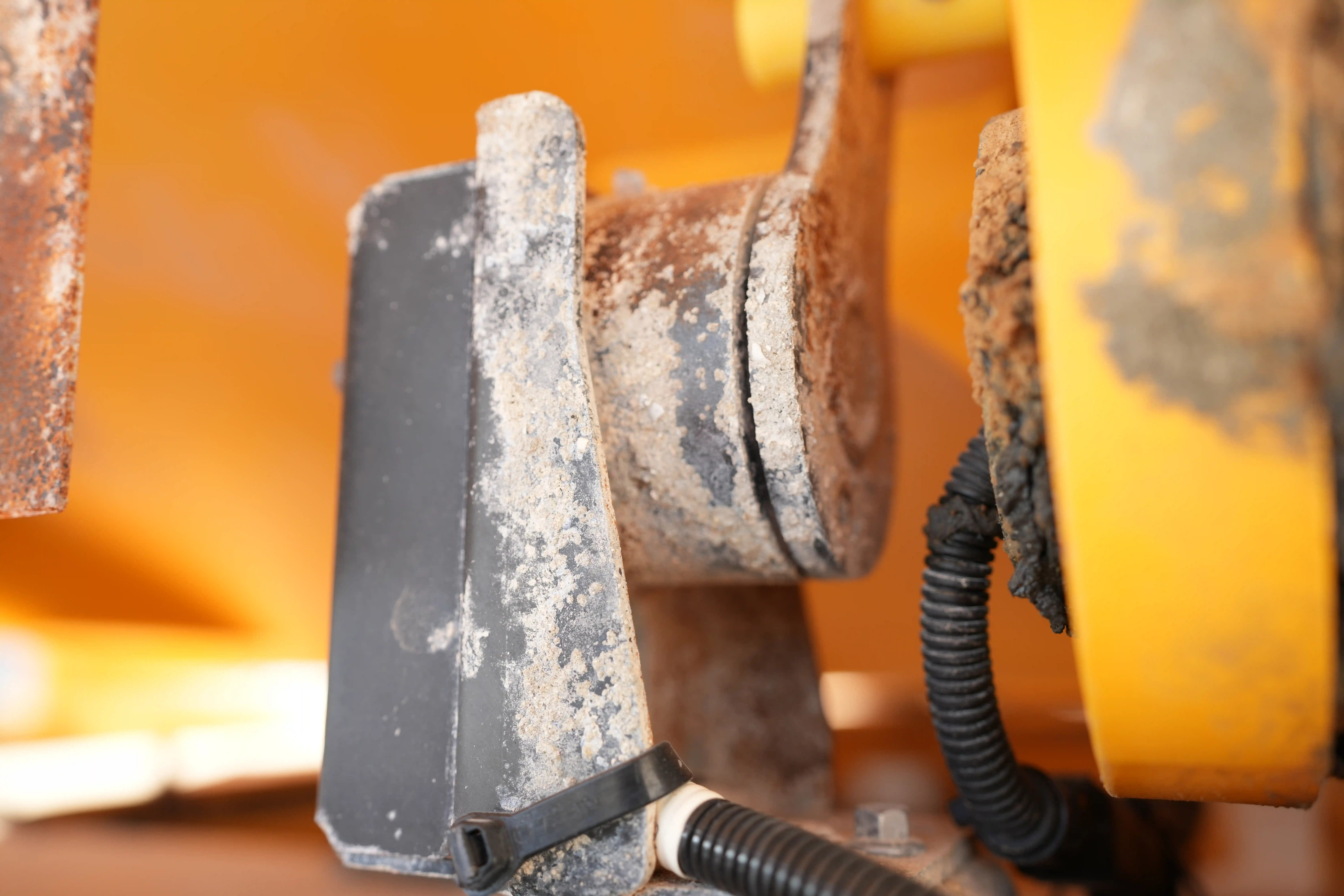ADT-001-Volvo-A40G-articulated-dump-truck-inspection-safety-dump-box-level-sensor-1
