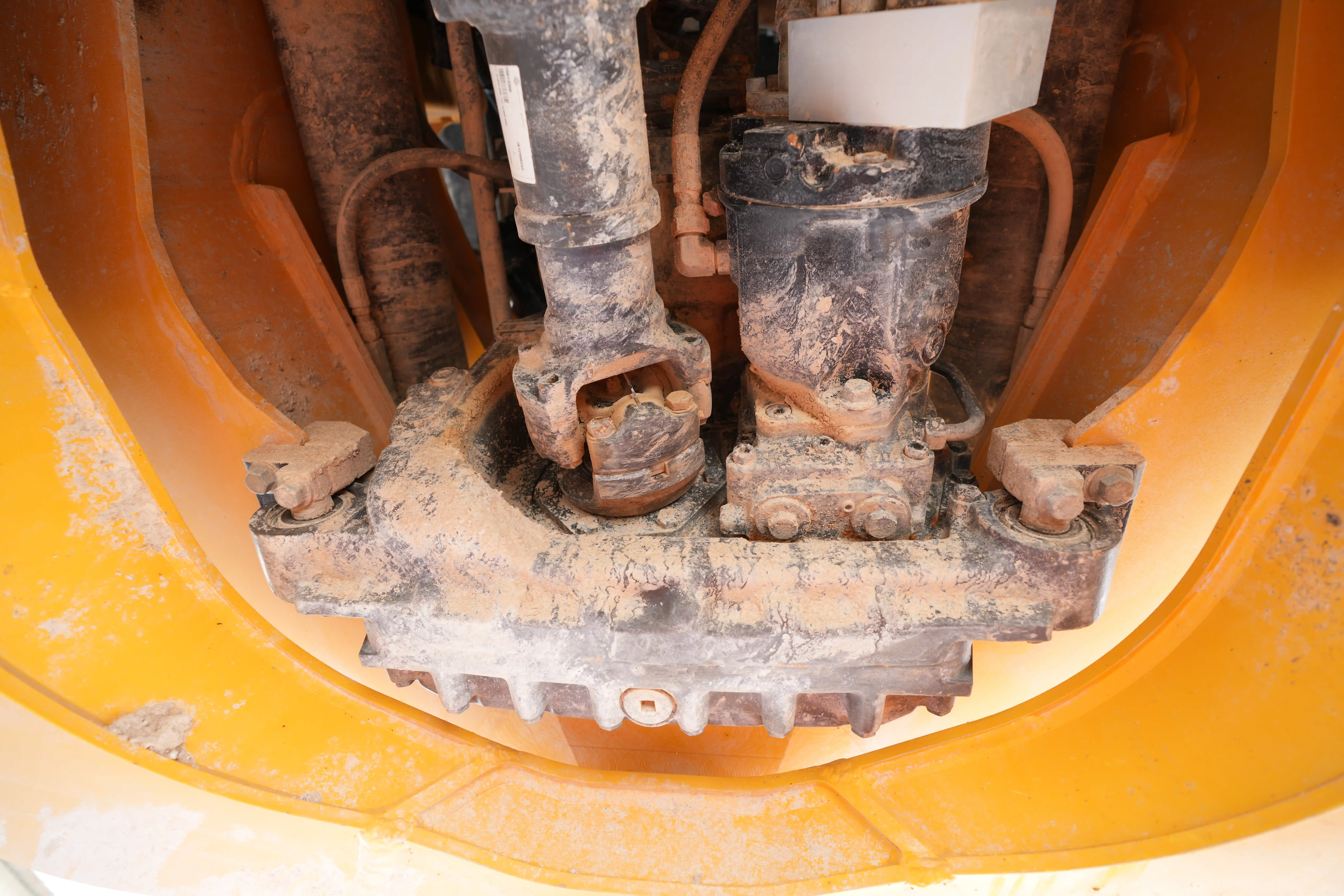 ADT-001-Volvo-A40G-articulated-dump-truck-inspection-chassis-inline-drop-box-3