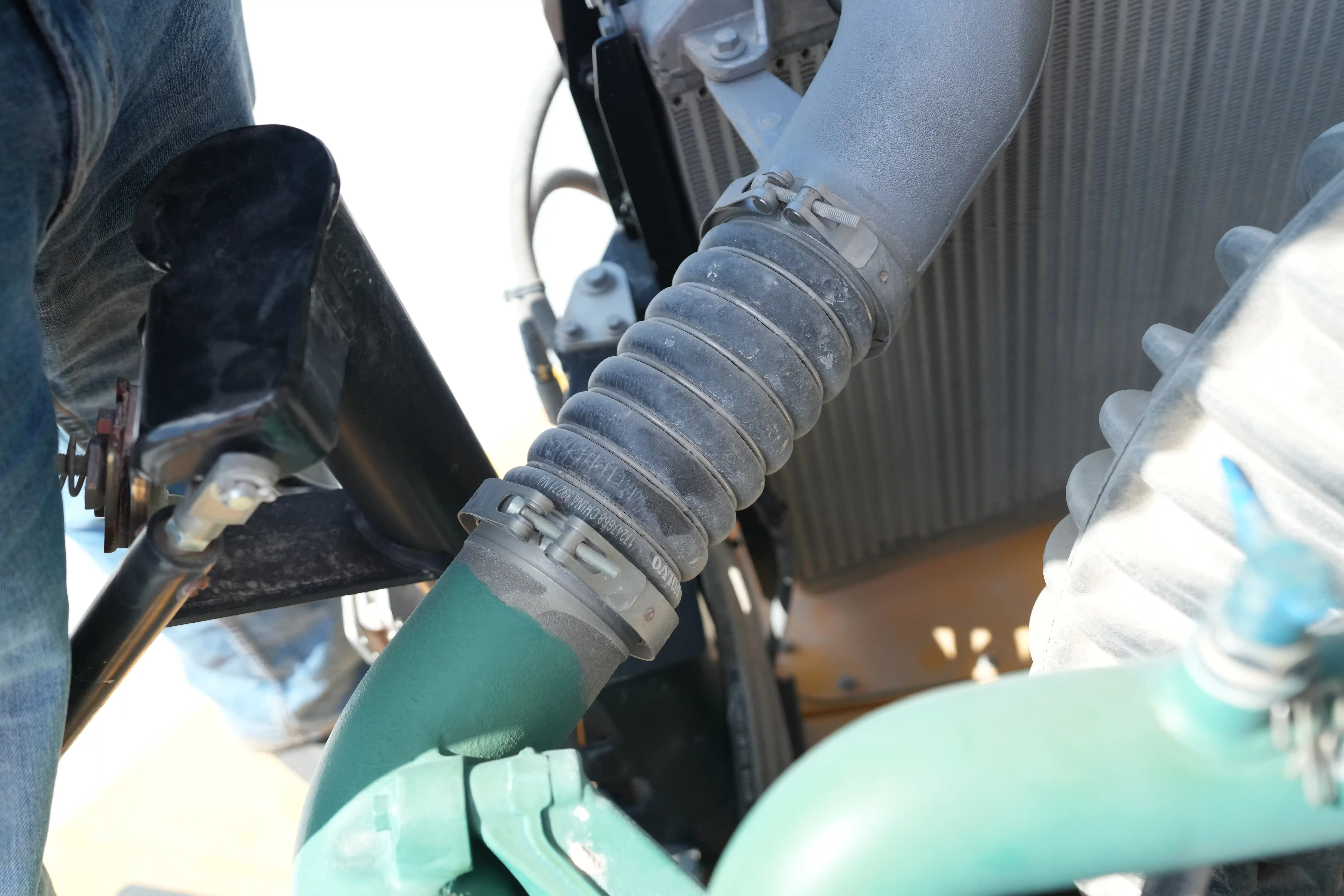 ADT-001-Volvo-A40G-articulated-dump-truck-inspection-engine-hoses-3