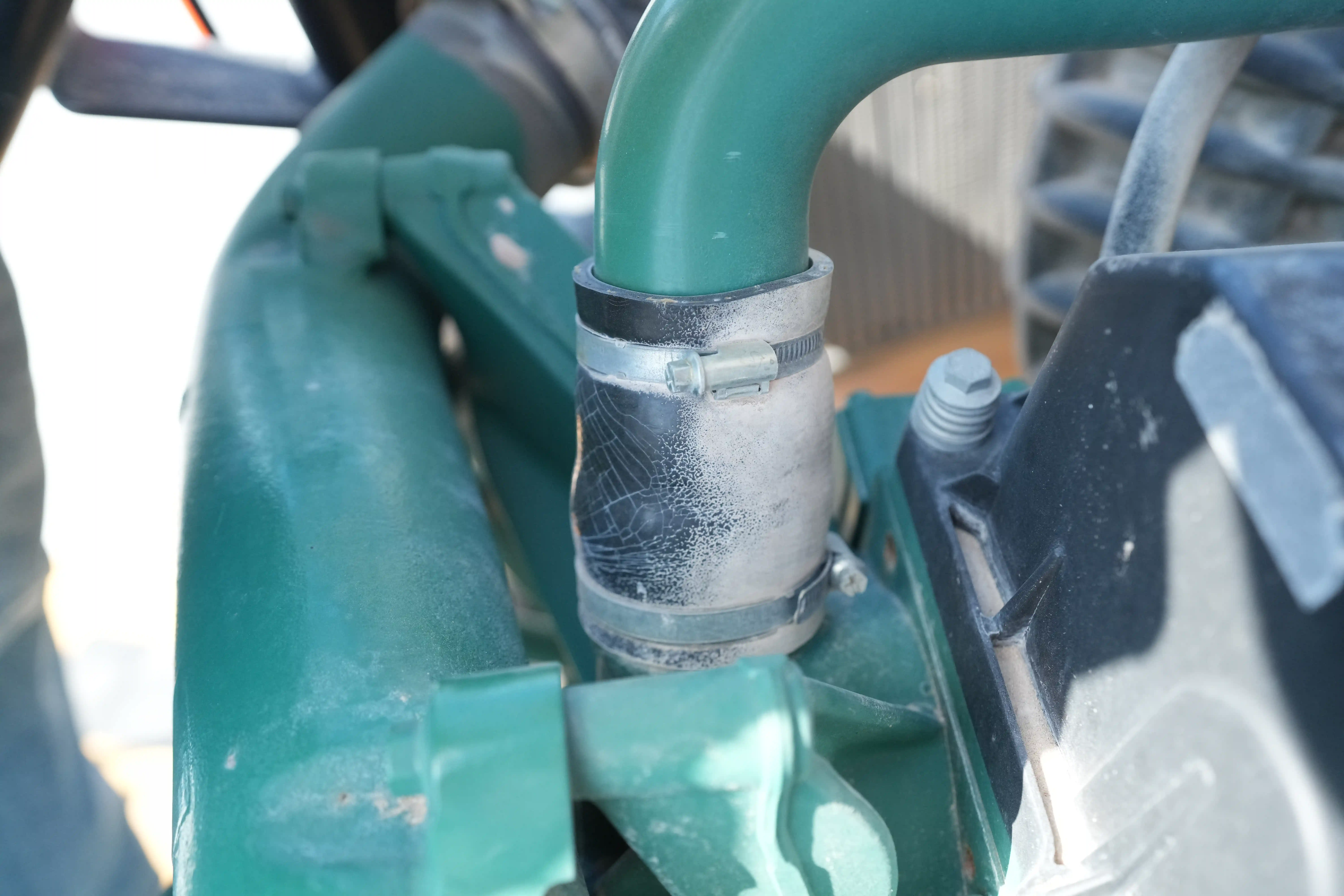ADT-001-Volvo-A40G-articulated-dump-truck-inspection-engine-hoses-4