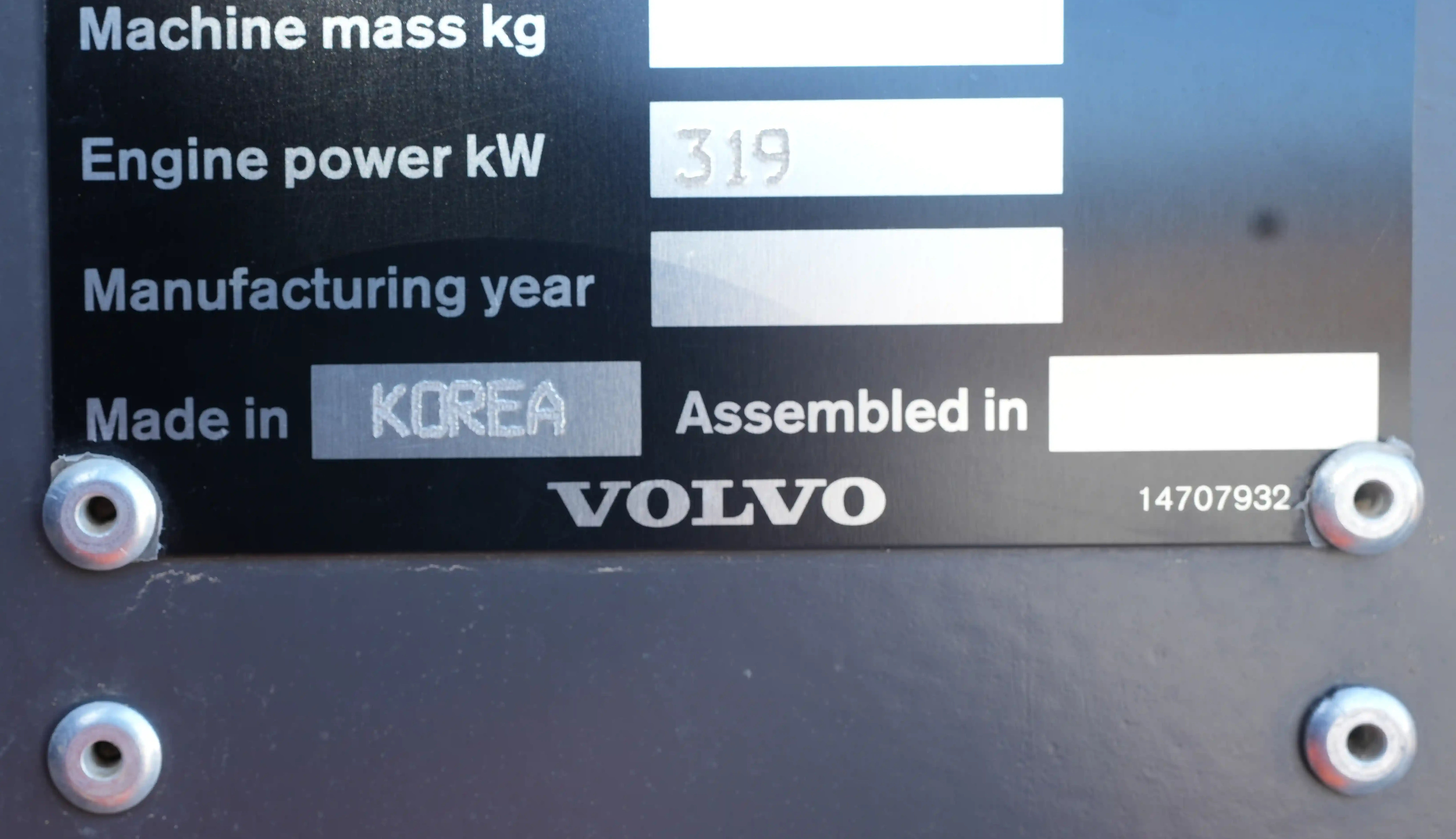LEX-001-Volvo-EC550EL-large-excavator-inspection-general-country-of-manufacture