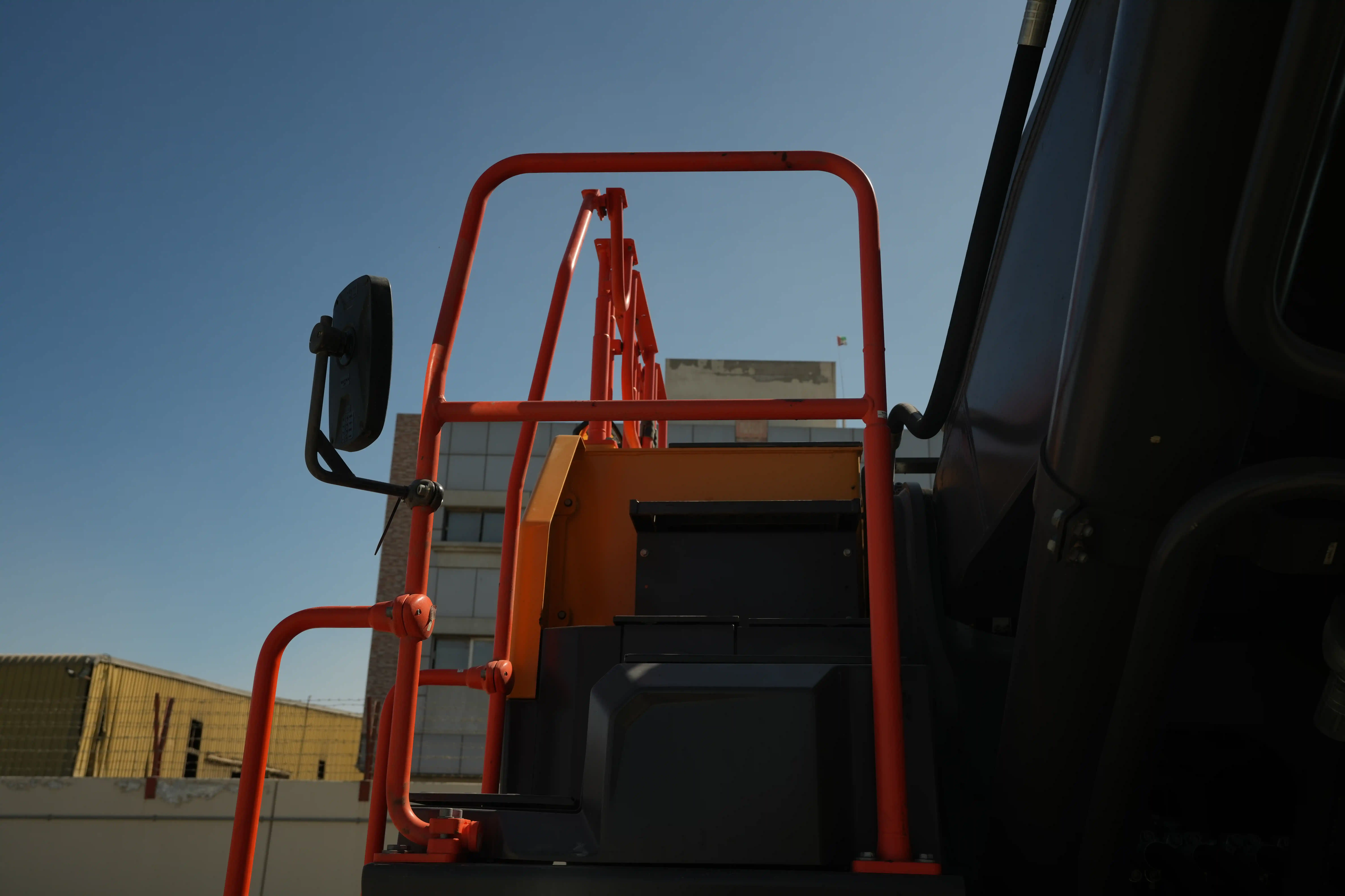LEX-001-Volvo-EC550EL-large-excavator-inspection-structure-handrails-1